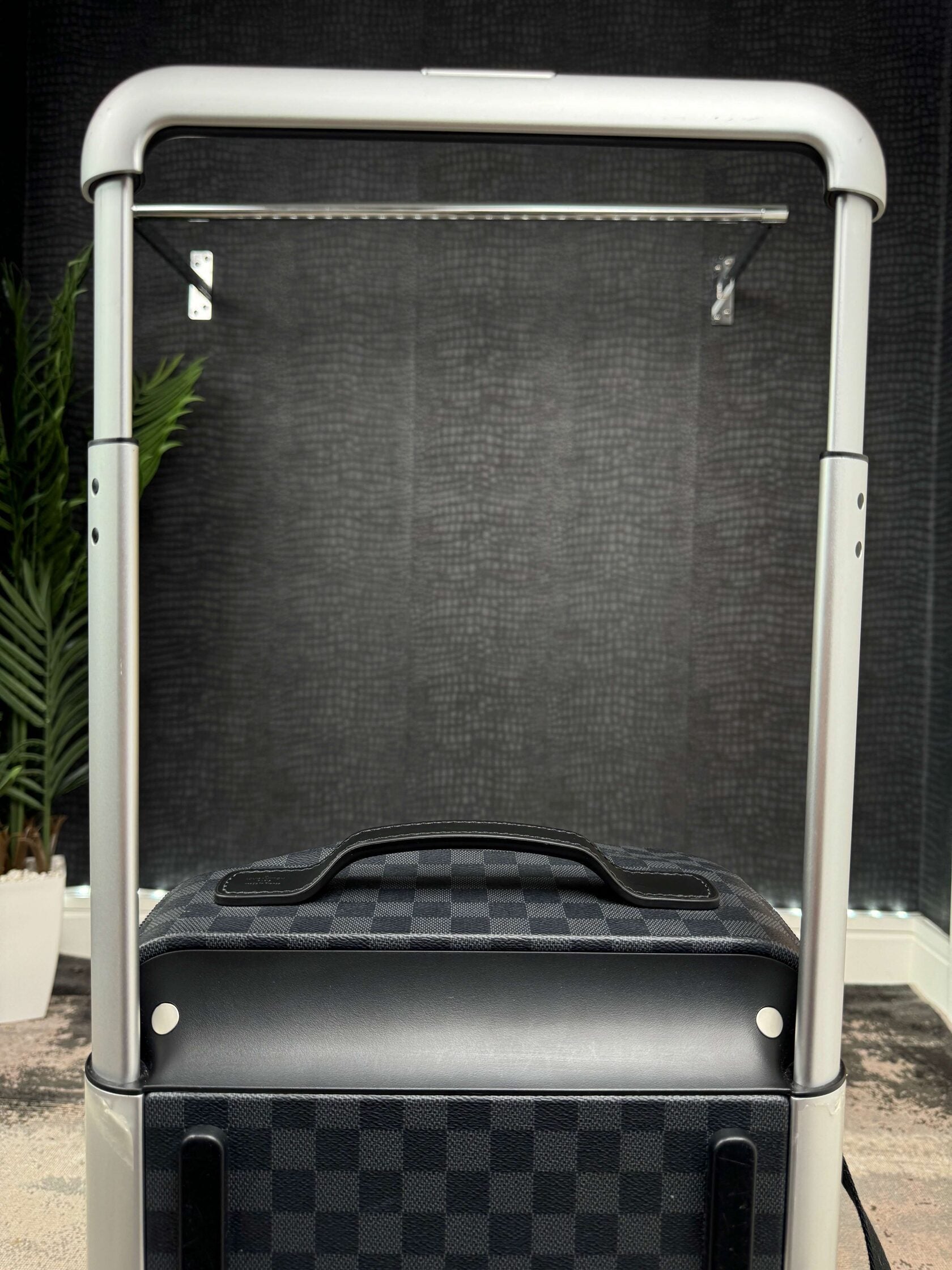 Louis Vuitton Horizon Soft Duffle 55 - Black Louis Vuitton