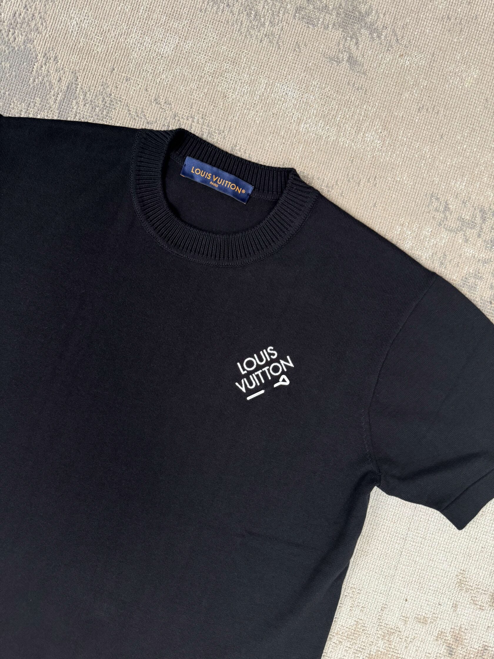 Louis Vuitton Signature T-Shirt - Black (Unused) Louis Vuitton