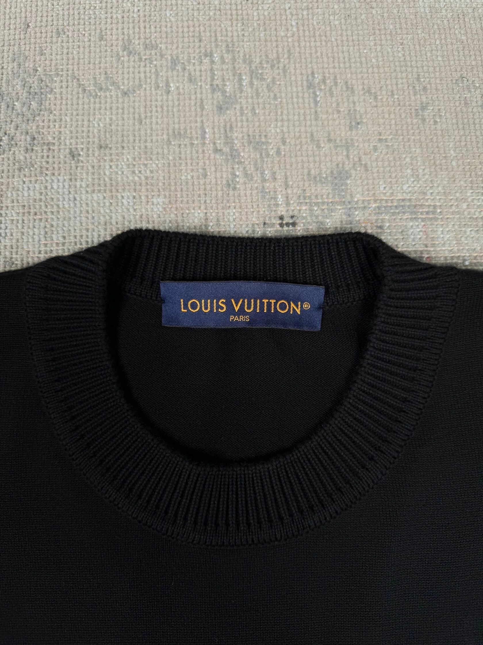 Louis Vuitton Signature T-Shirt - Black (Unused) Louis Vuitton