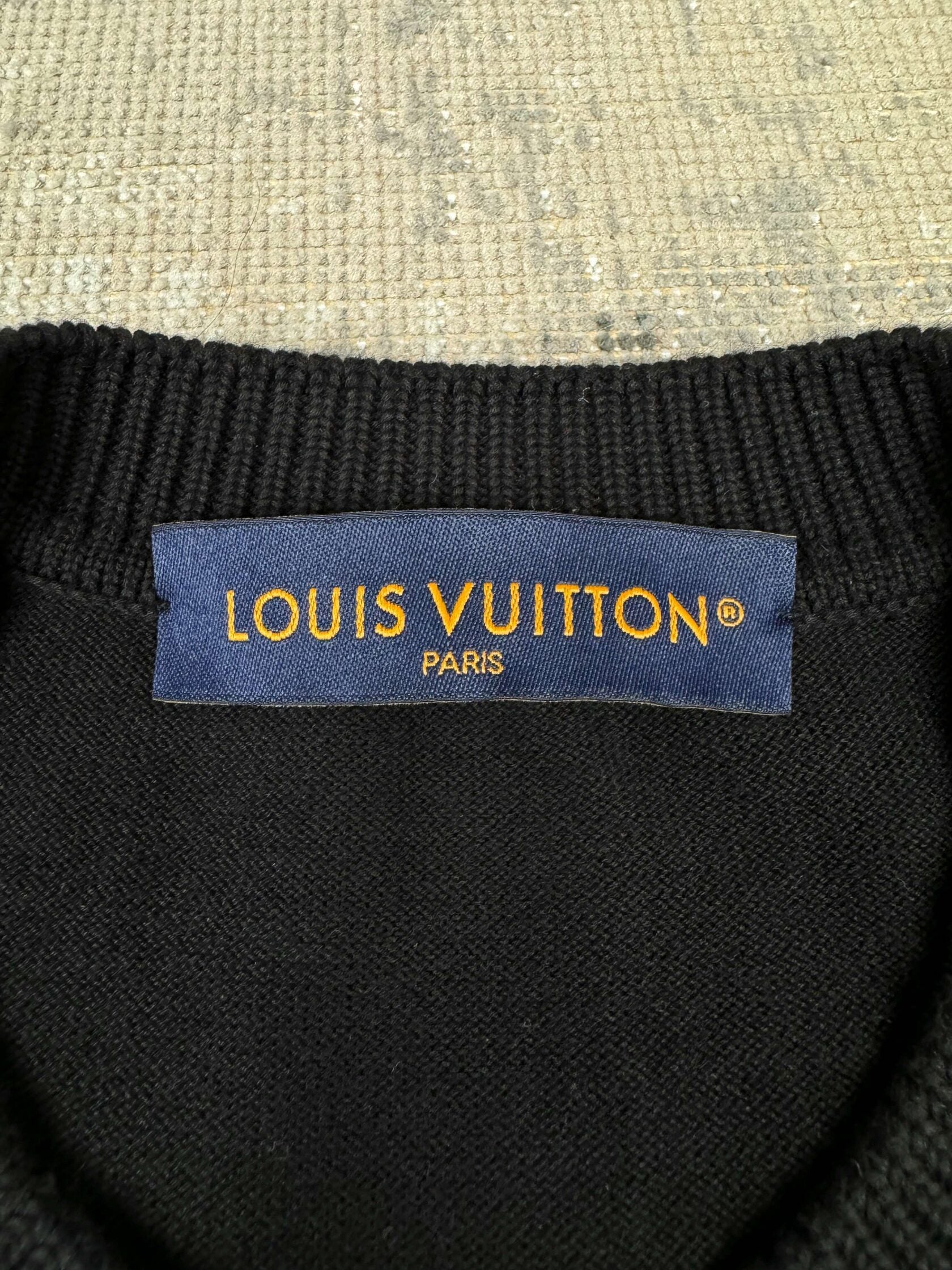 Louis Vuitton Signature T-Shirt - Black (Unused) Louis Vuitton