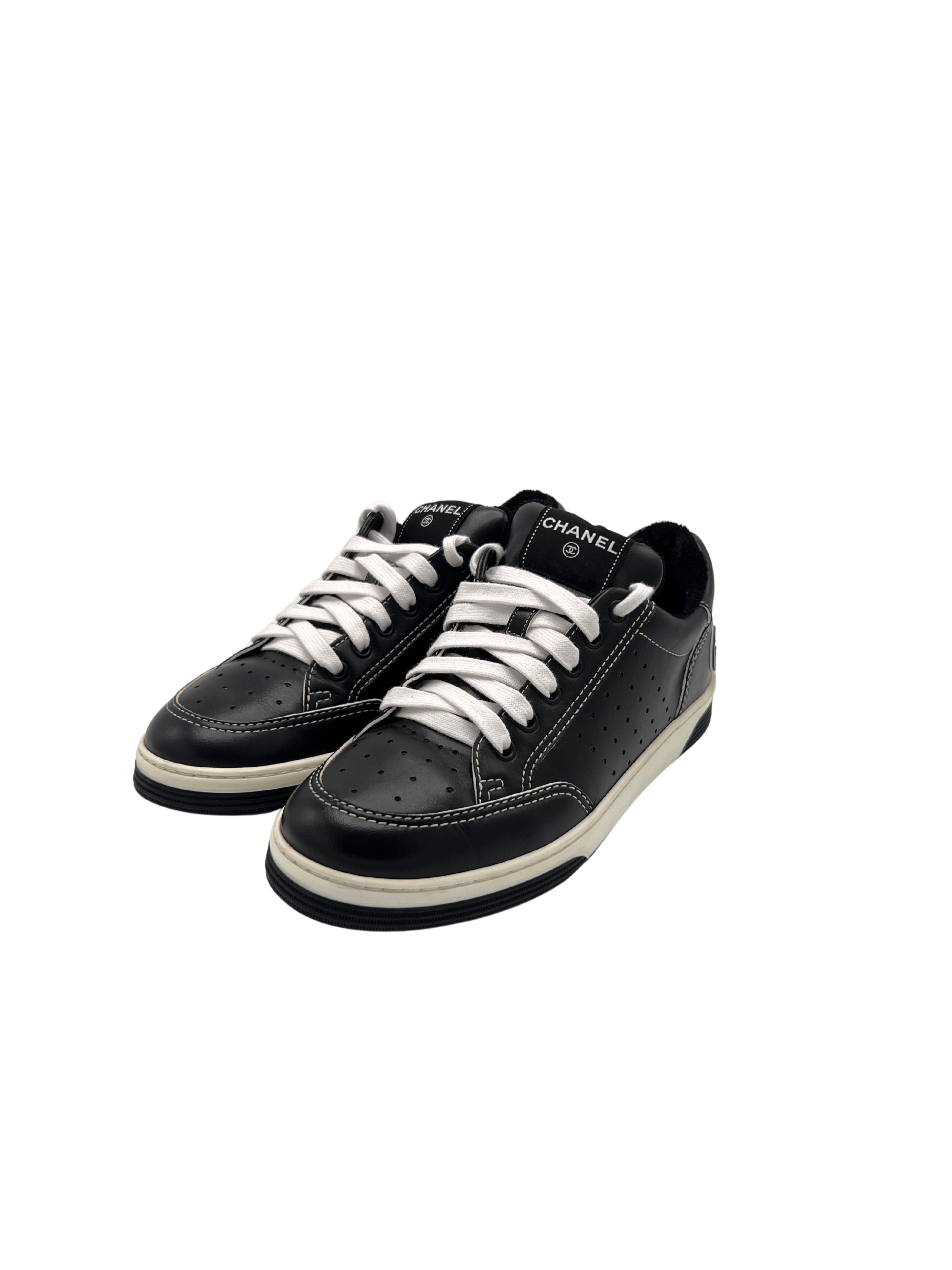 CHANEL Heel Print Sneaker - Black