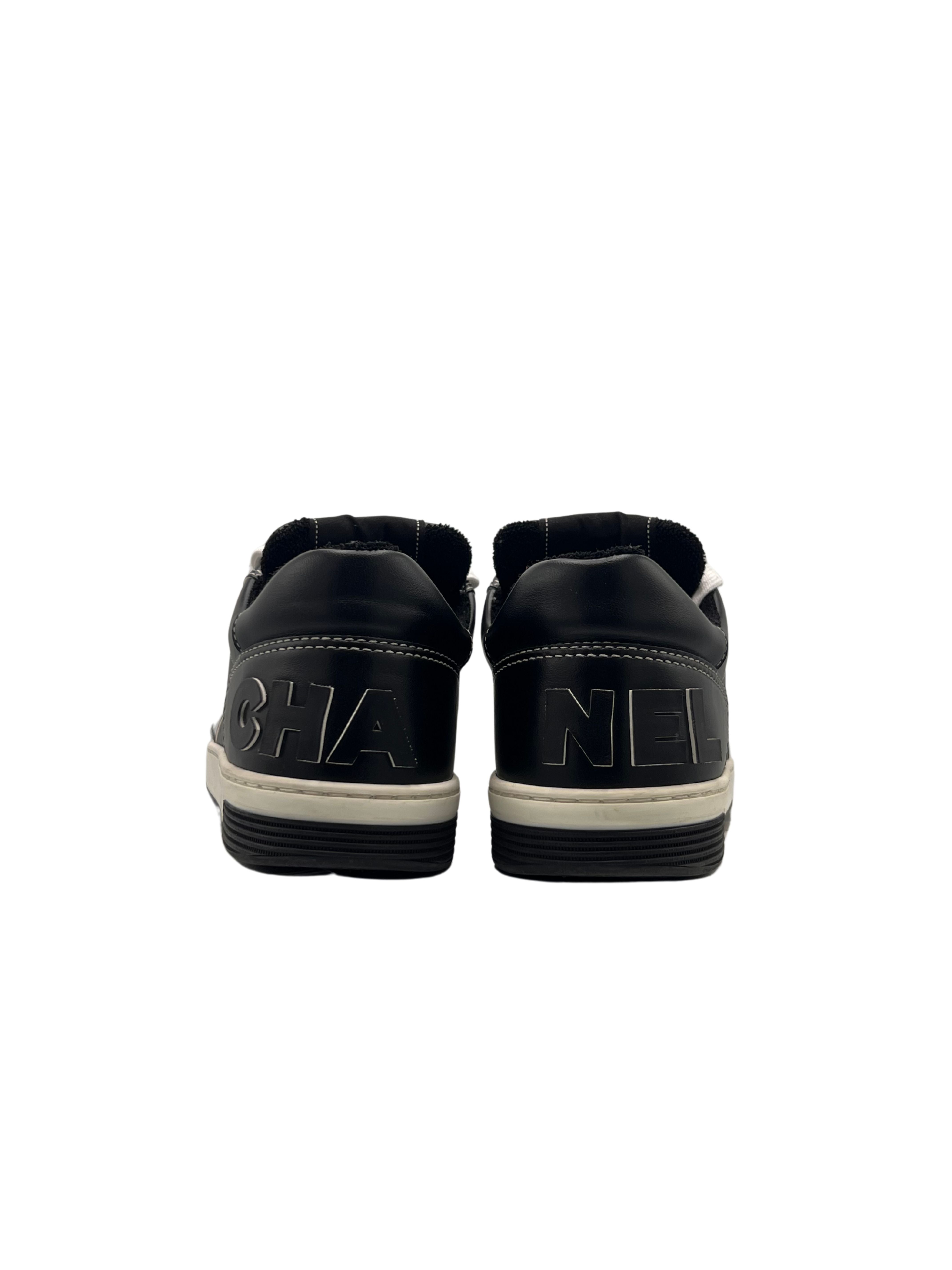 CHANEL Heel Print Sneaker - Black