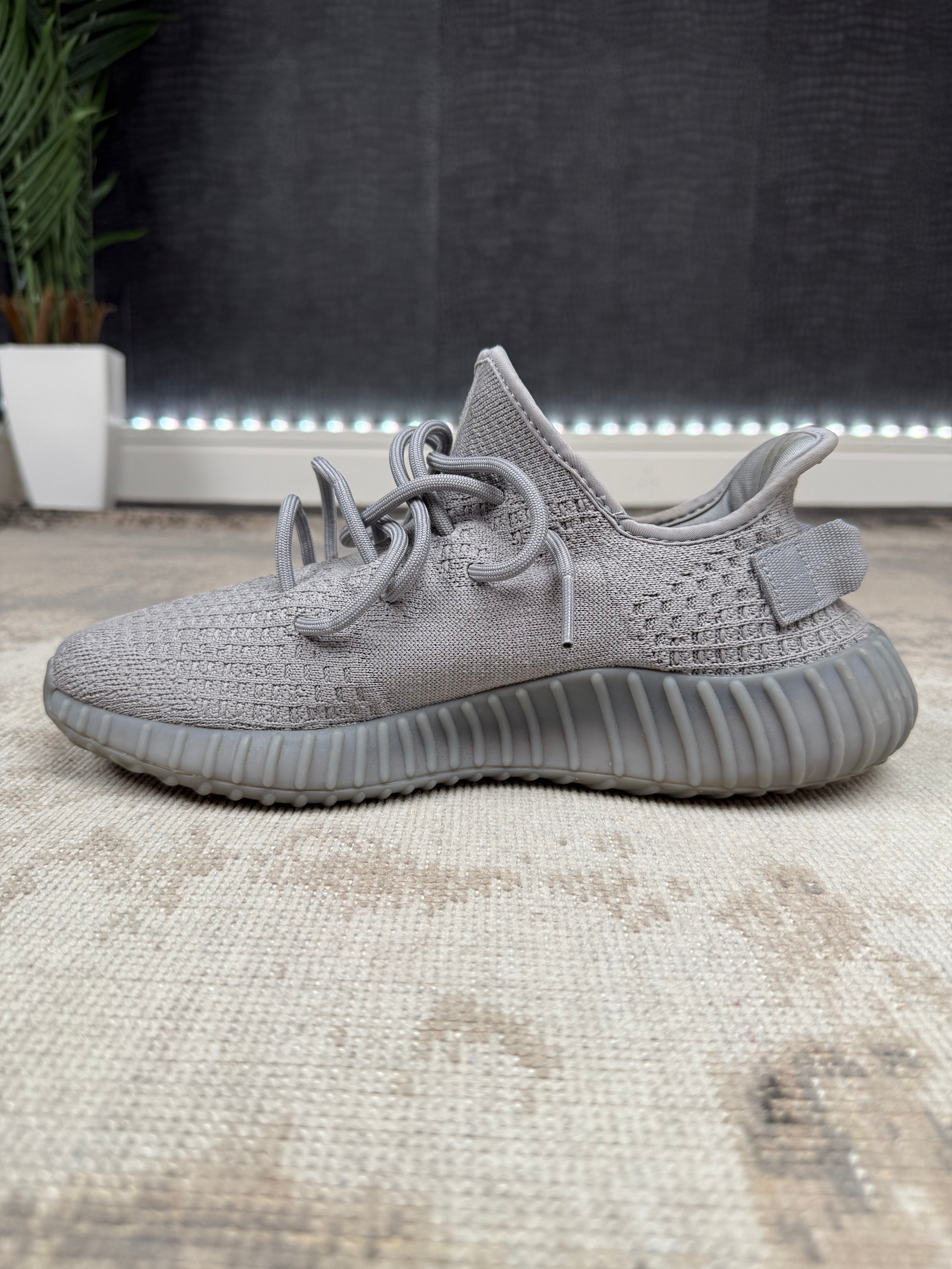 Yeezy 350 V2 Trainer - Steel Grey Yeezy