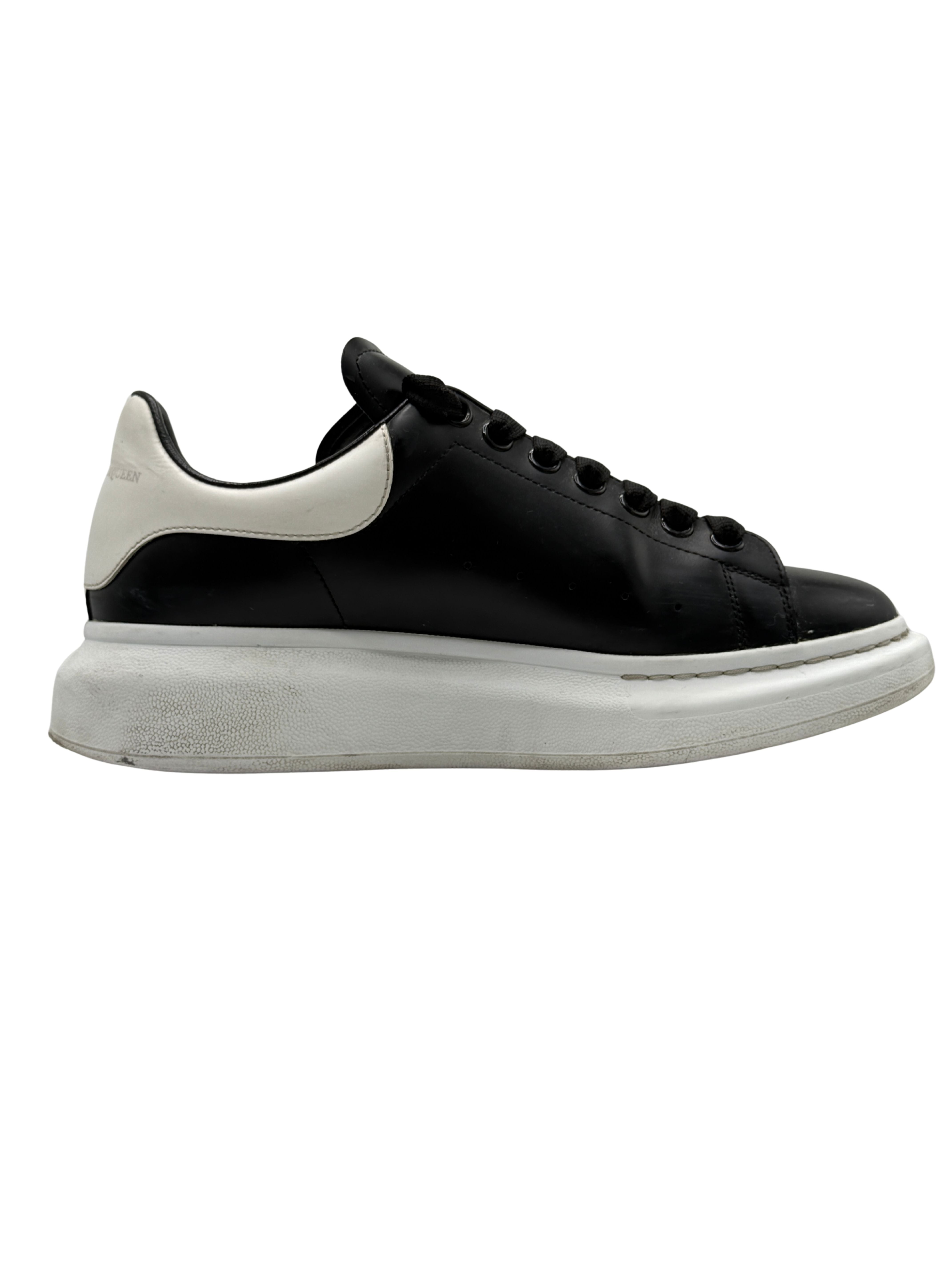 Alexander McQueen Oversized Trainers - Black