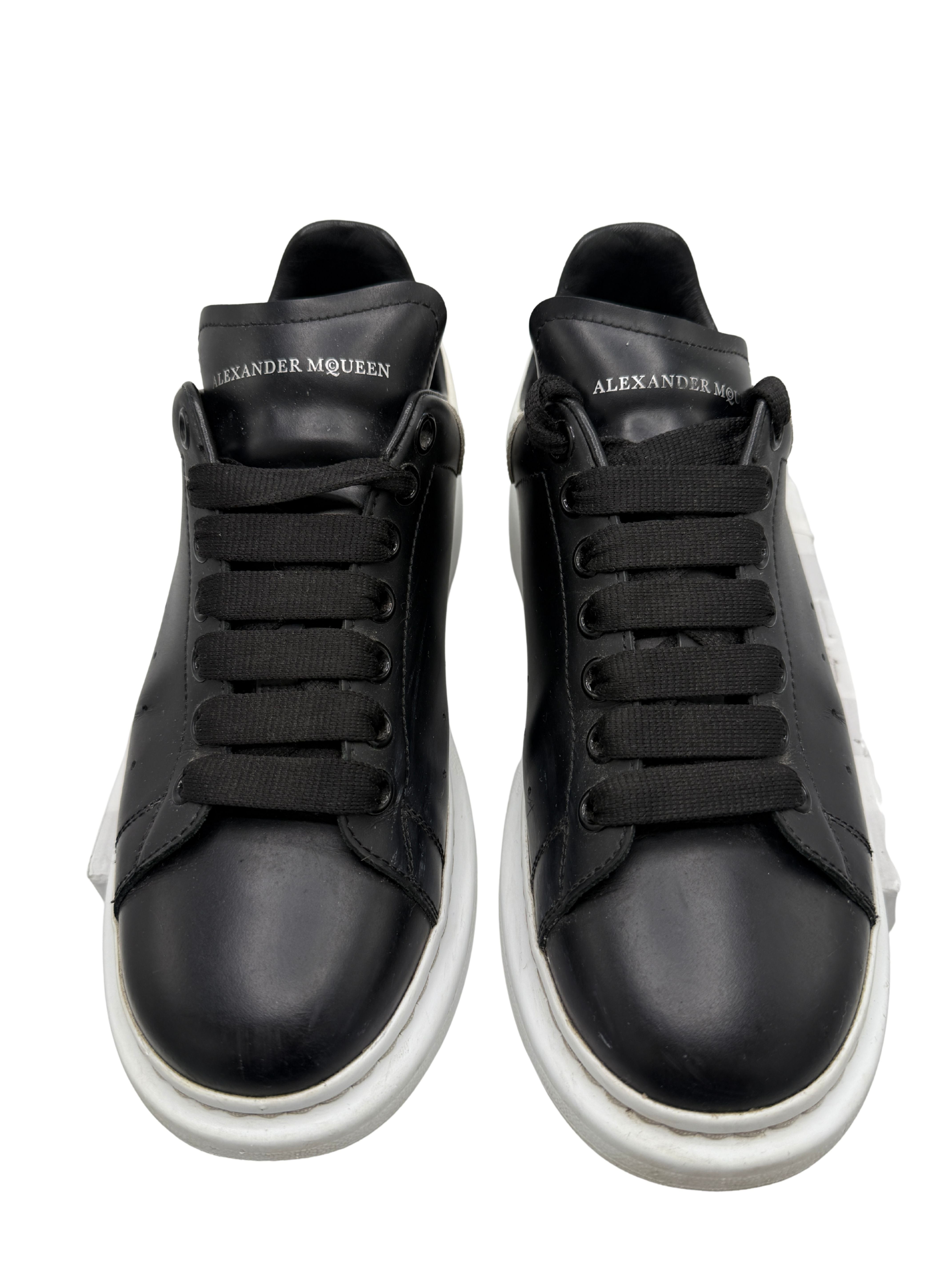 Alexander McQueen Oversized Trainers - Black