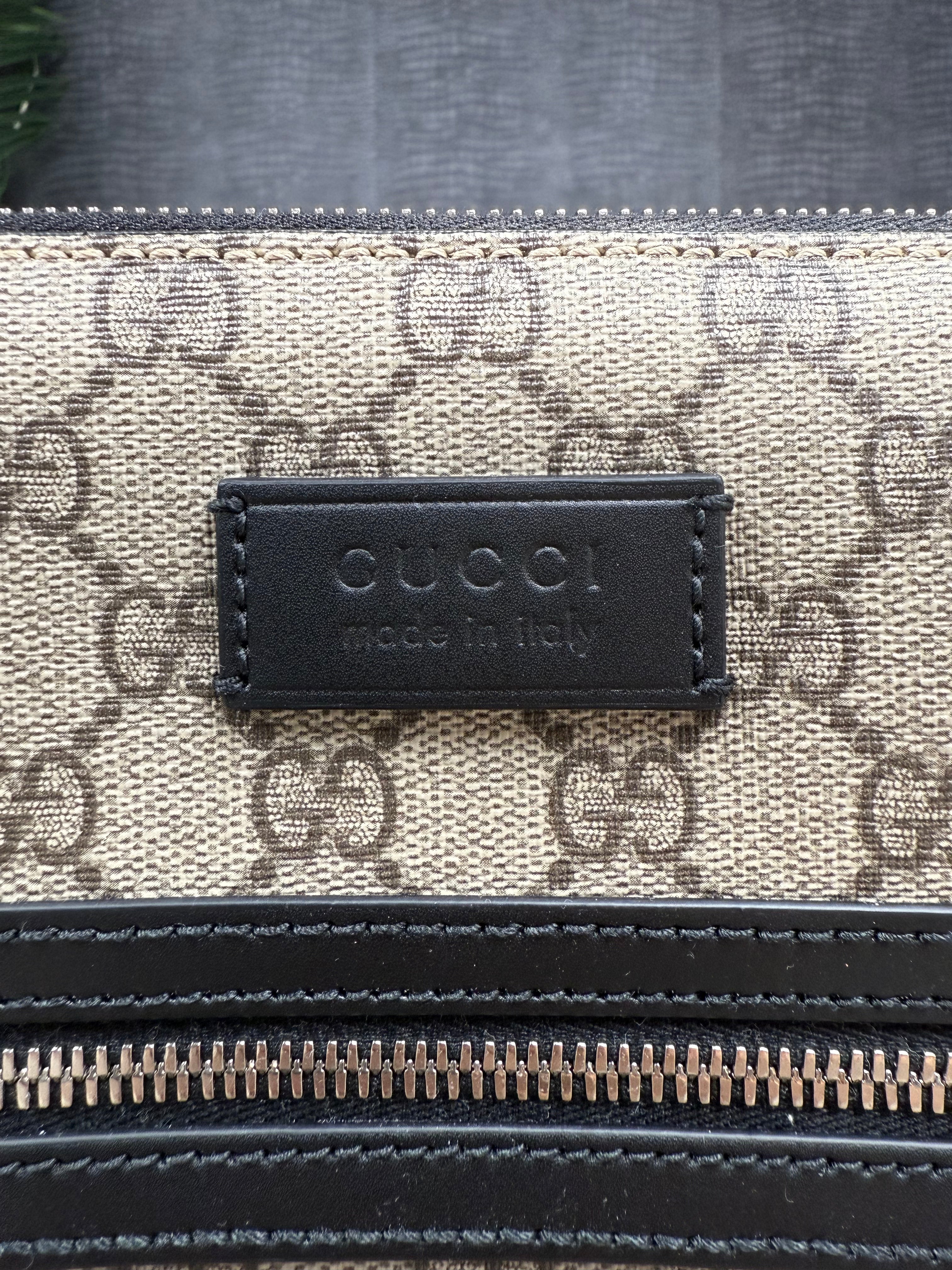 Gucci GG Supreme Messenger Bag - Beige (Unused) Gucci