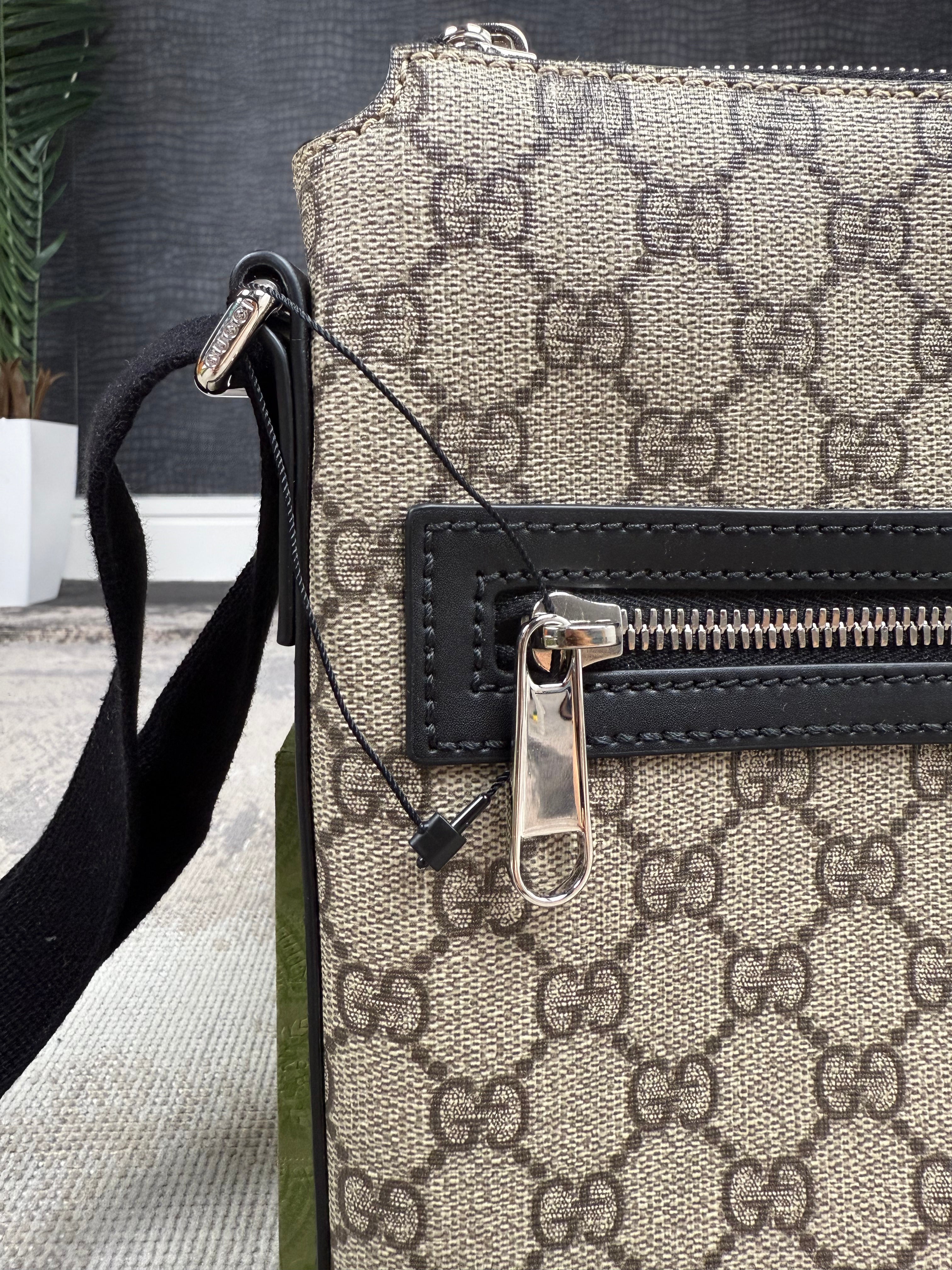 Gucci GG Supreme Messenger Bag - Beige (Unused) Gucci
