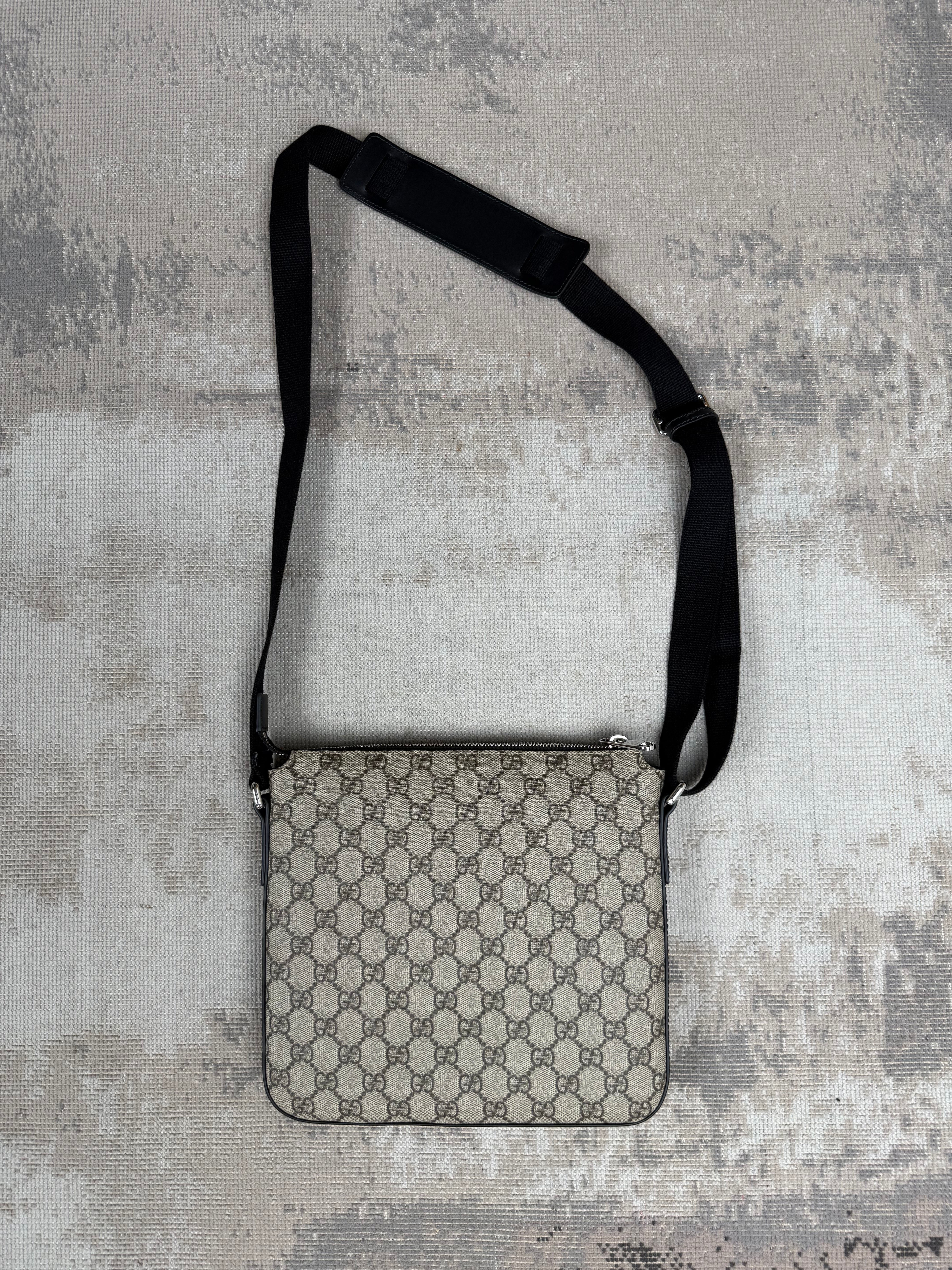 Gucci GG Supreme Messenger Bag - Beige (Unused) Gucci