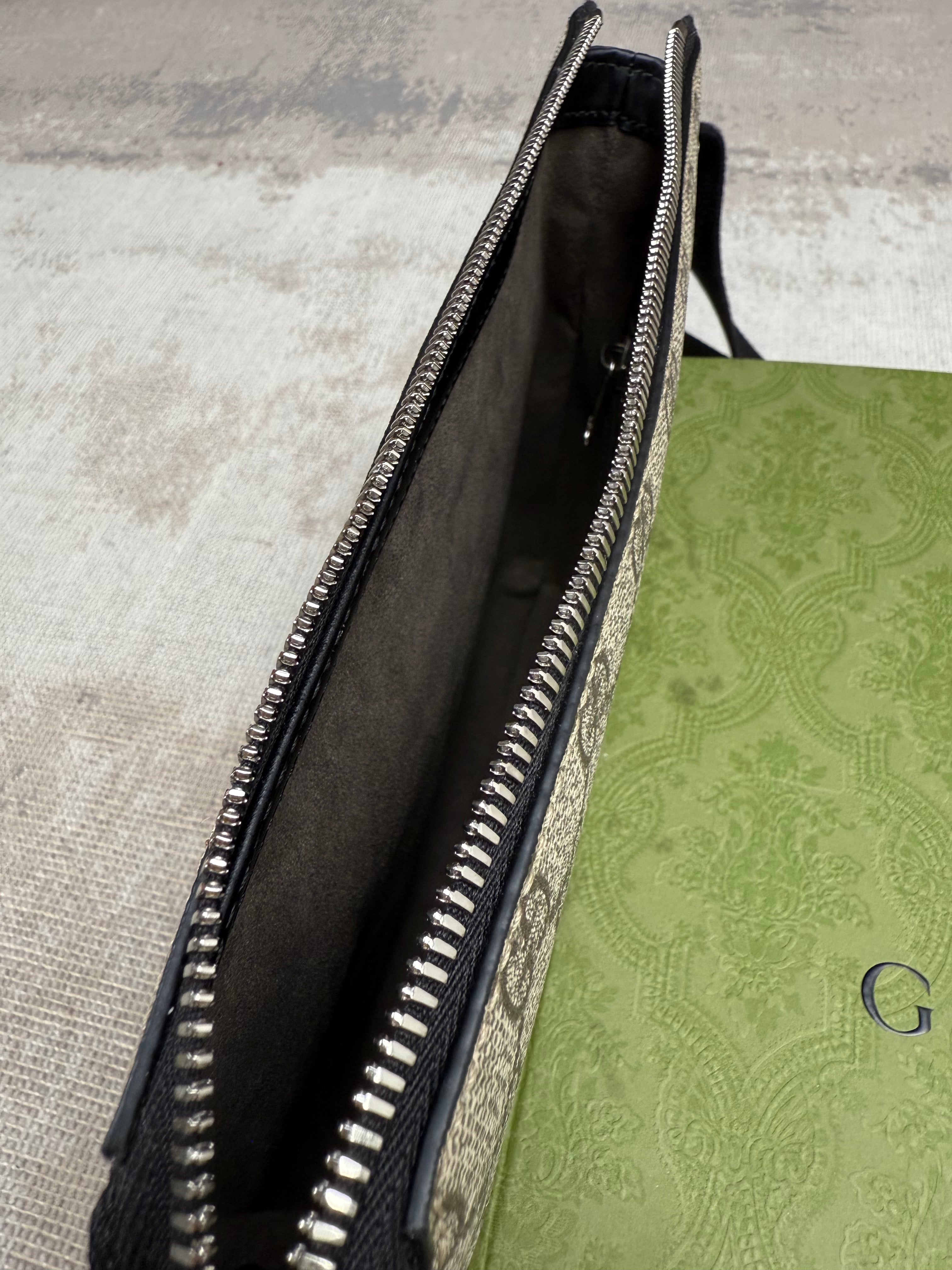Gucci GG Supreme Messenger Bag - Beige (Unused) Gucci