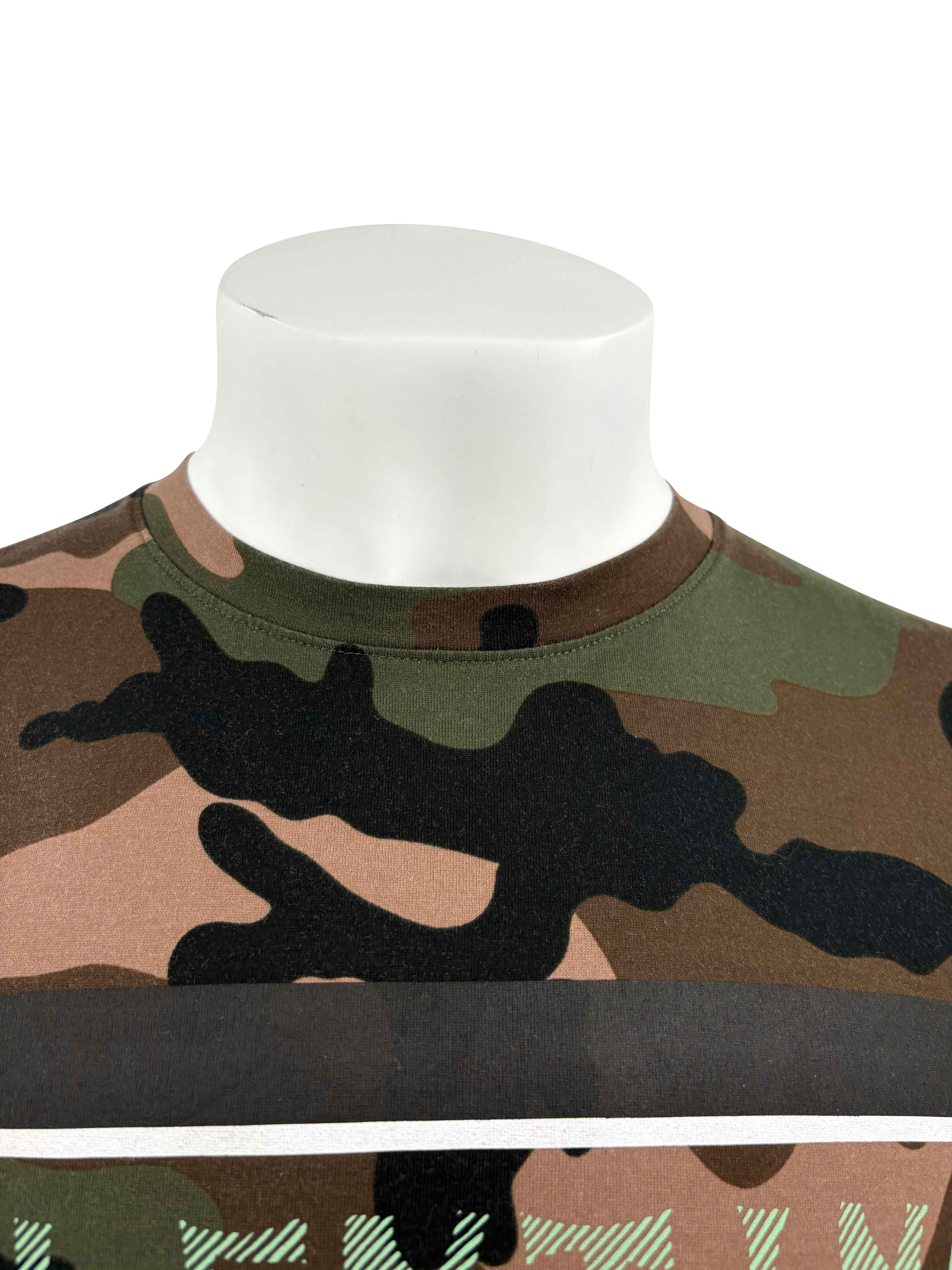 Valentino Camo T-Shirt With V Print - Camo Valentino