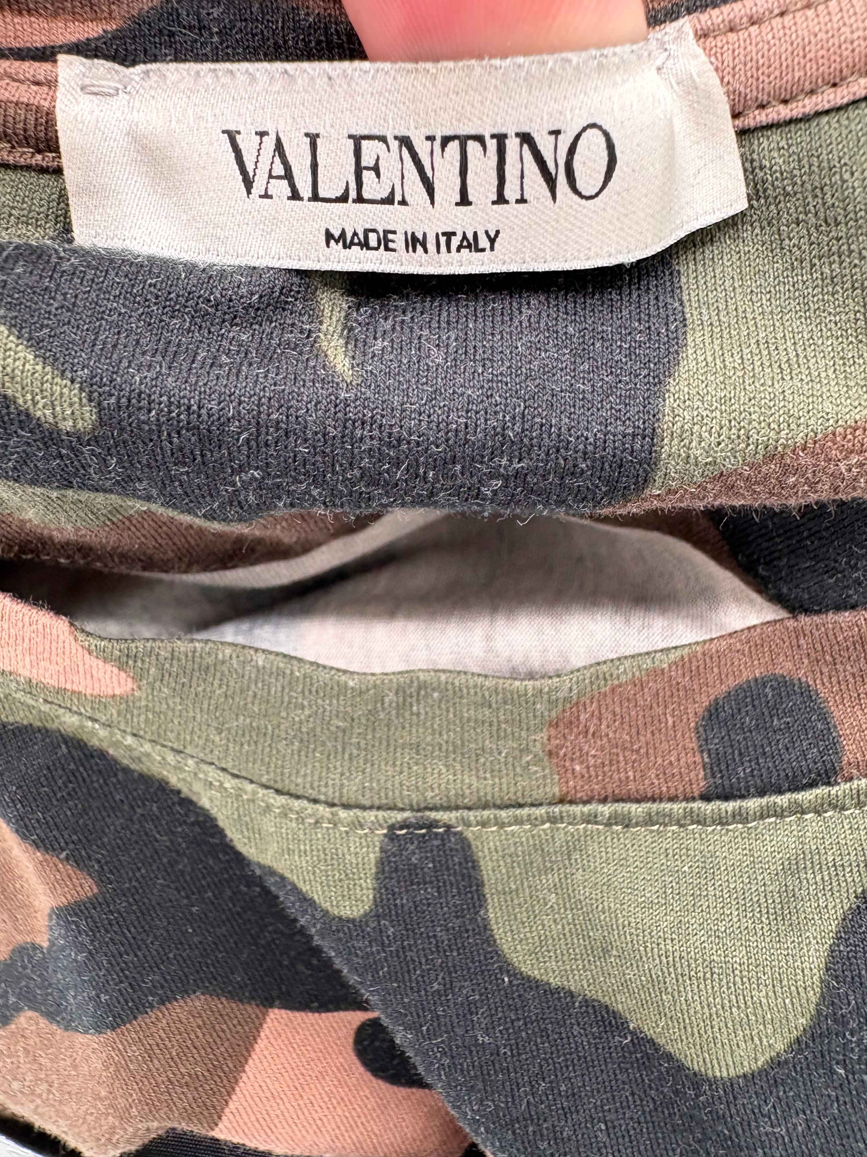 Valentino Camo T-Shirt With V Print - Camo Valentino