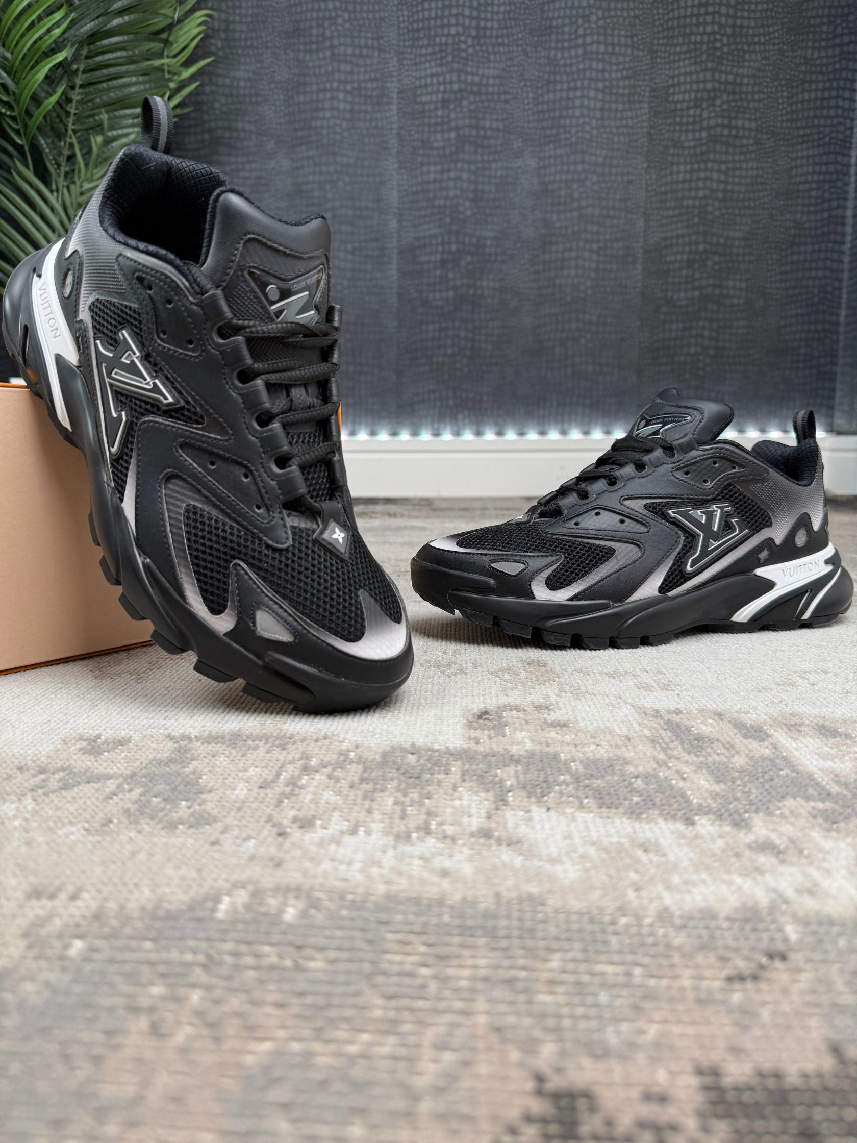 Louis Vuitton LV Runner Tatic Trainers - Black Louis Vuitton