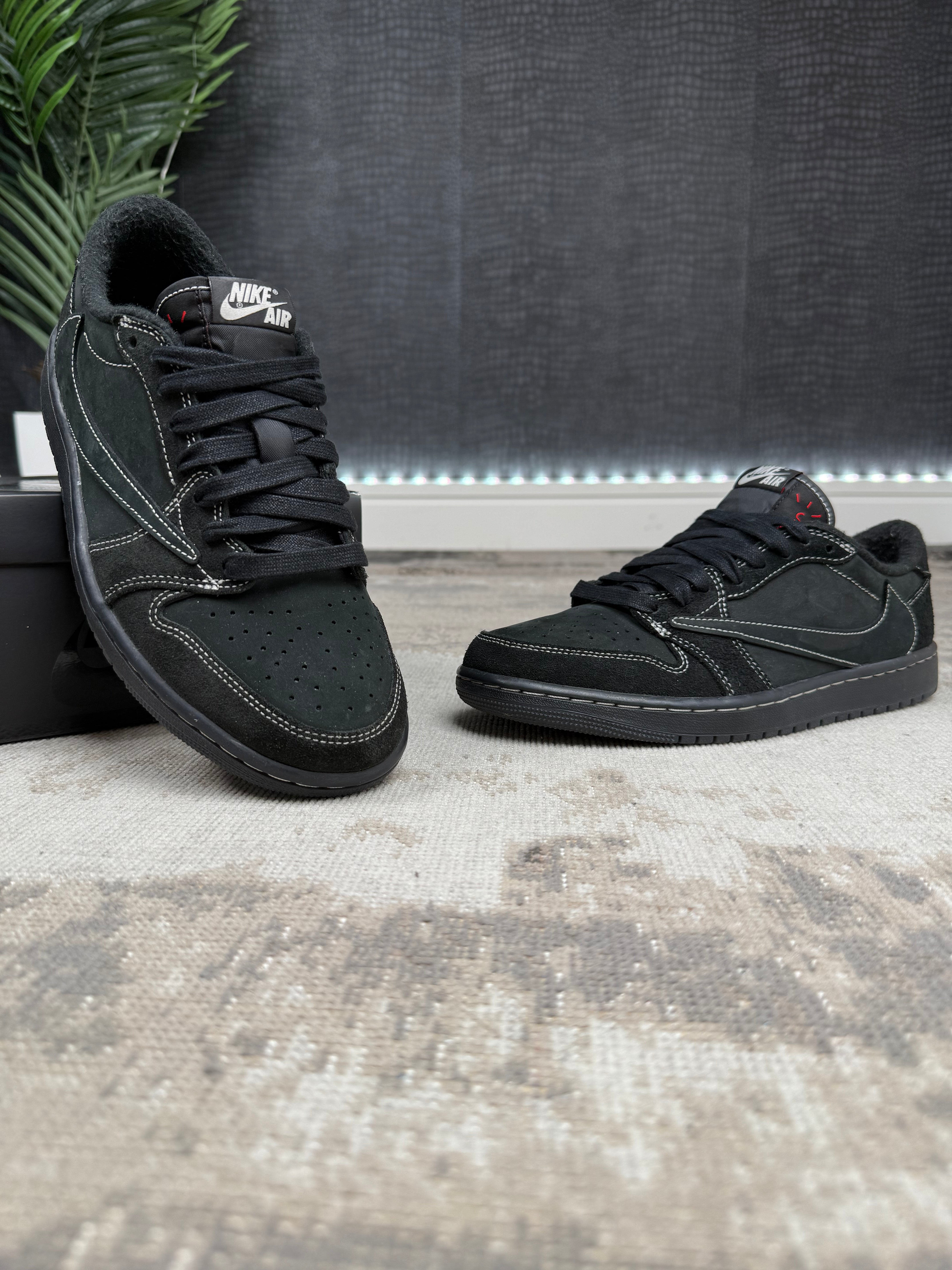 Nike Jordan 1 Retro Low OG SP Travis Scott Black Phantom Nike