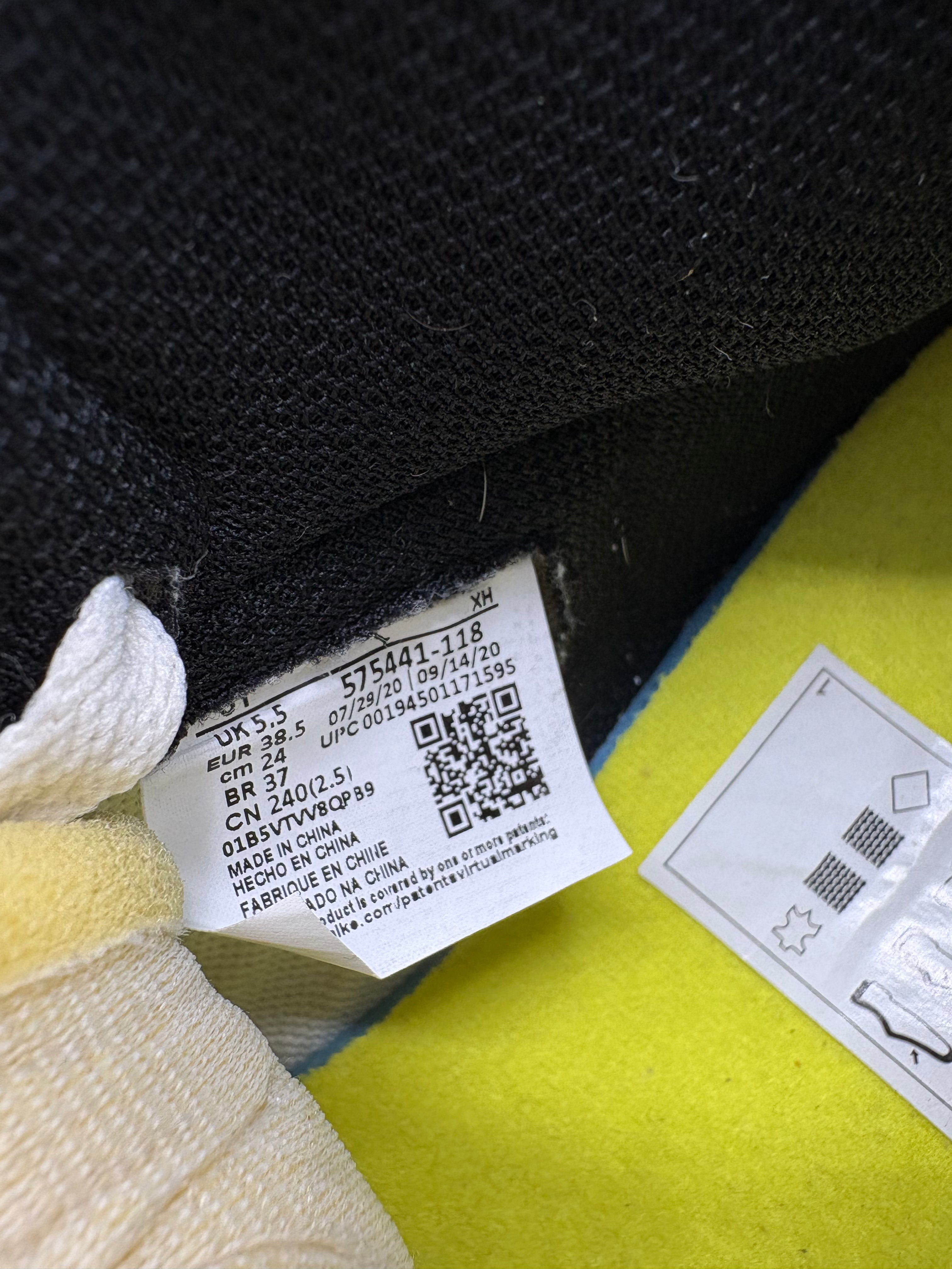 Air Jordan 1 Retro High OG "Volt Gold"