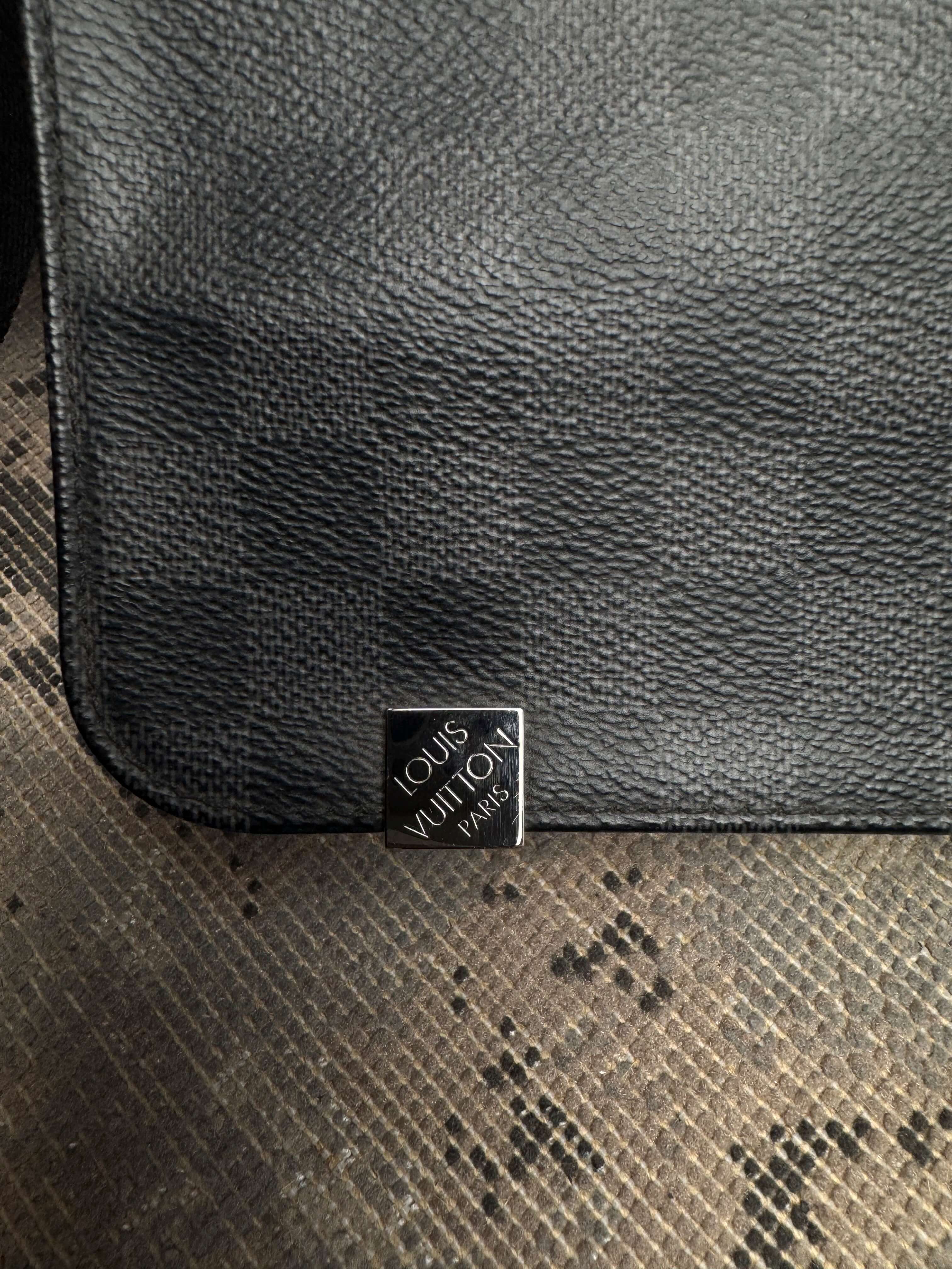 Louis Vuitton District PM Damier Messenger Bag Louis Vuitton