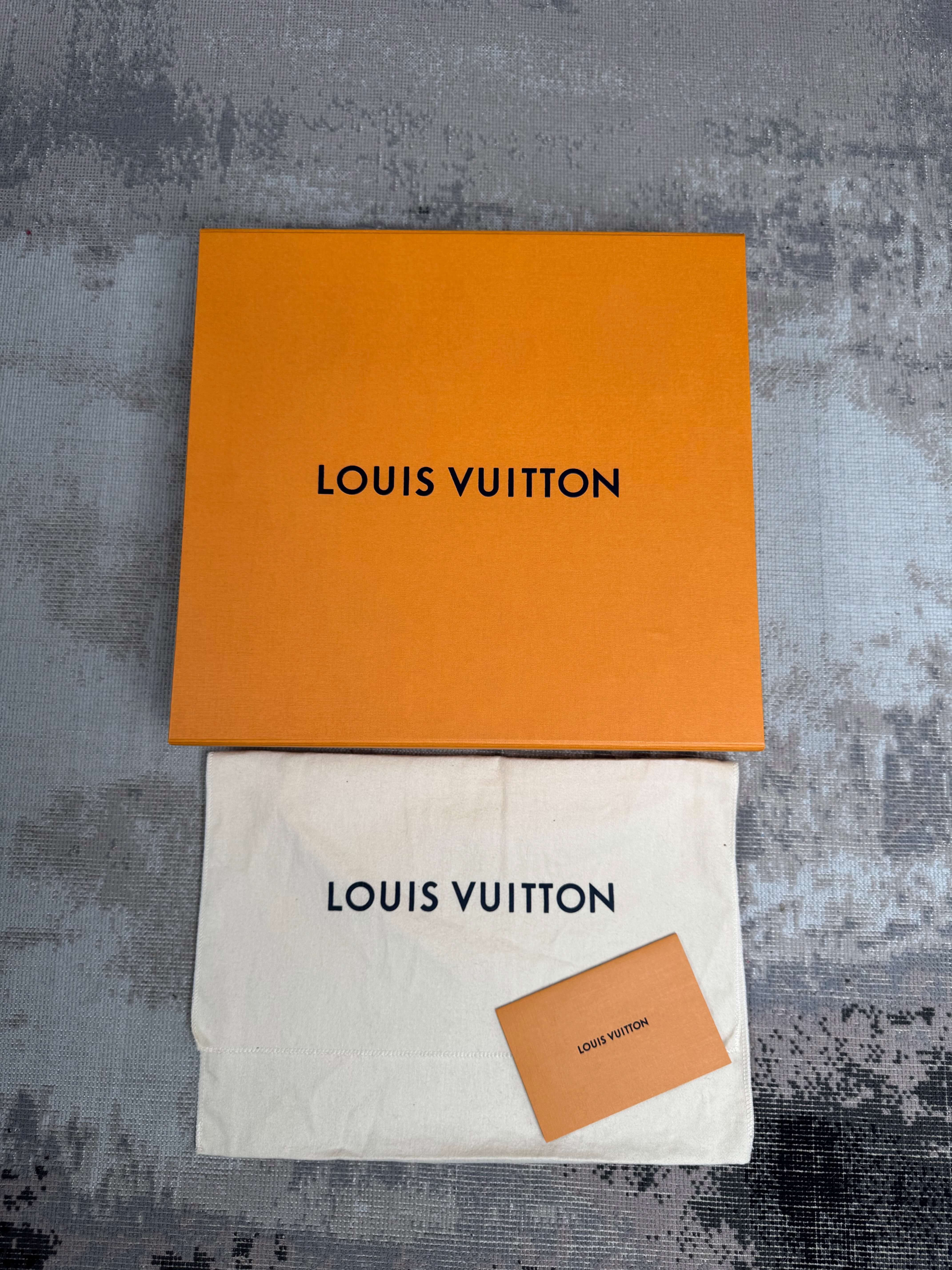 Louis Vuitton District PM Damier Messenger Bag Louis Vuitton