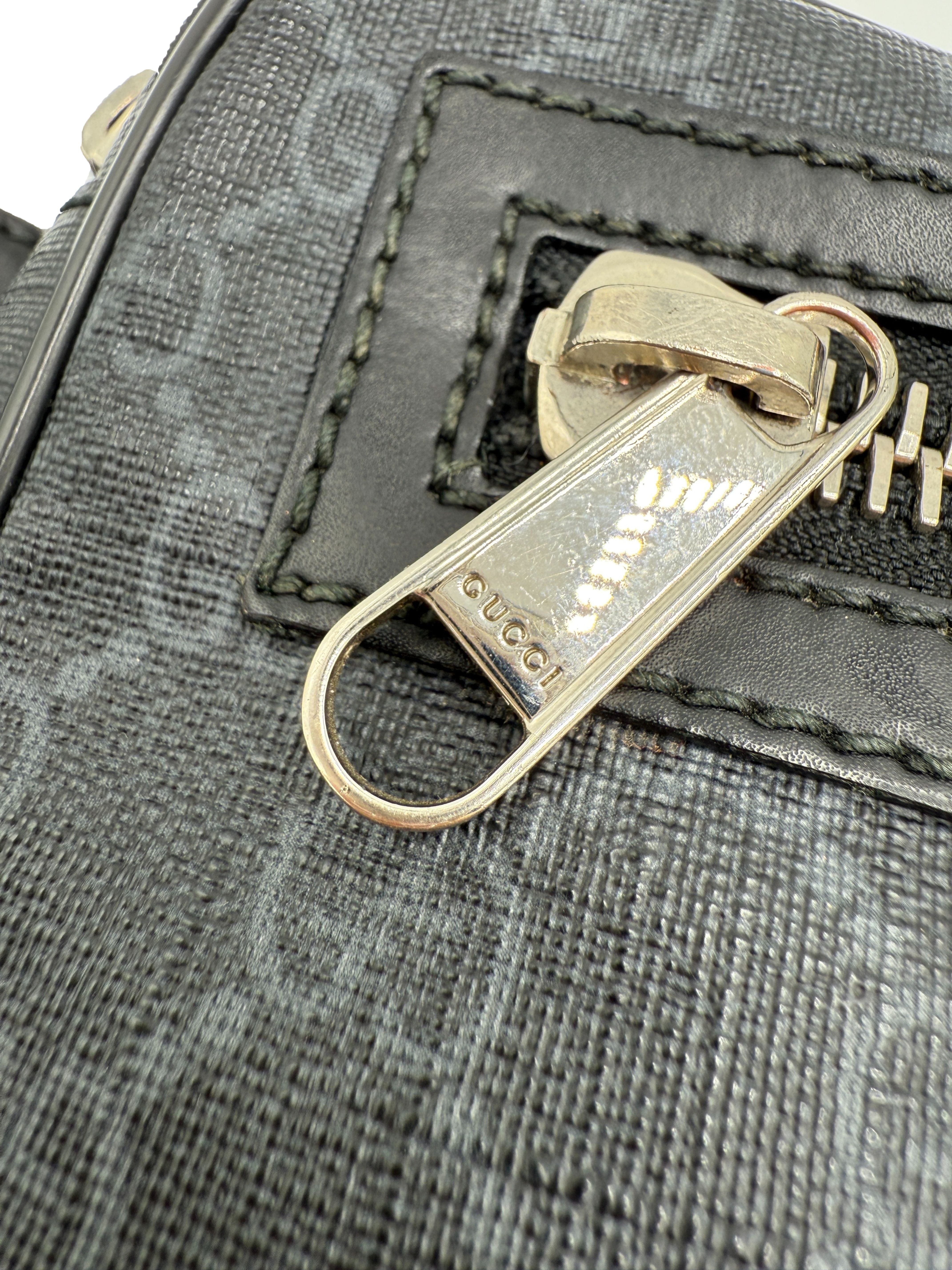 Gucci GG Supreme Shoulder / Waist Bag - Grey