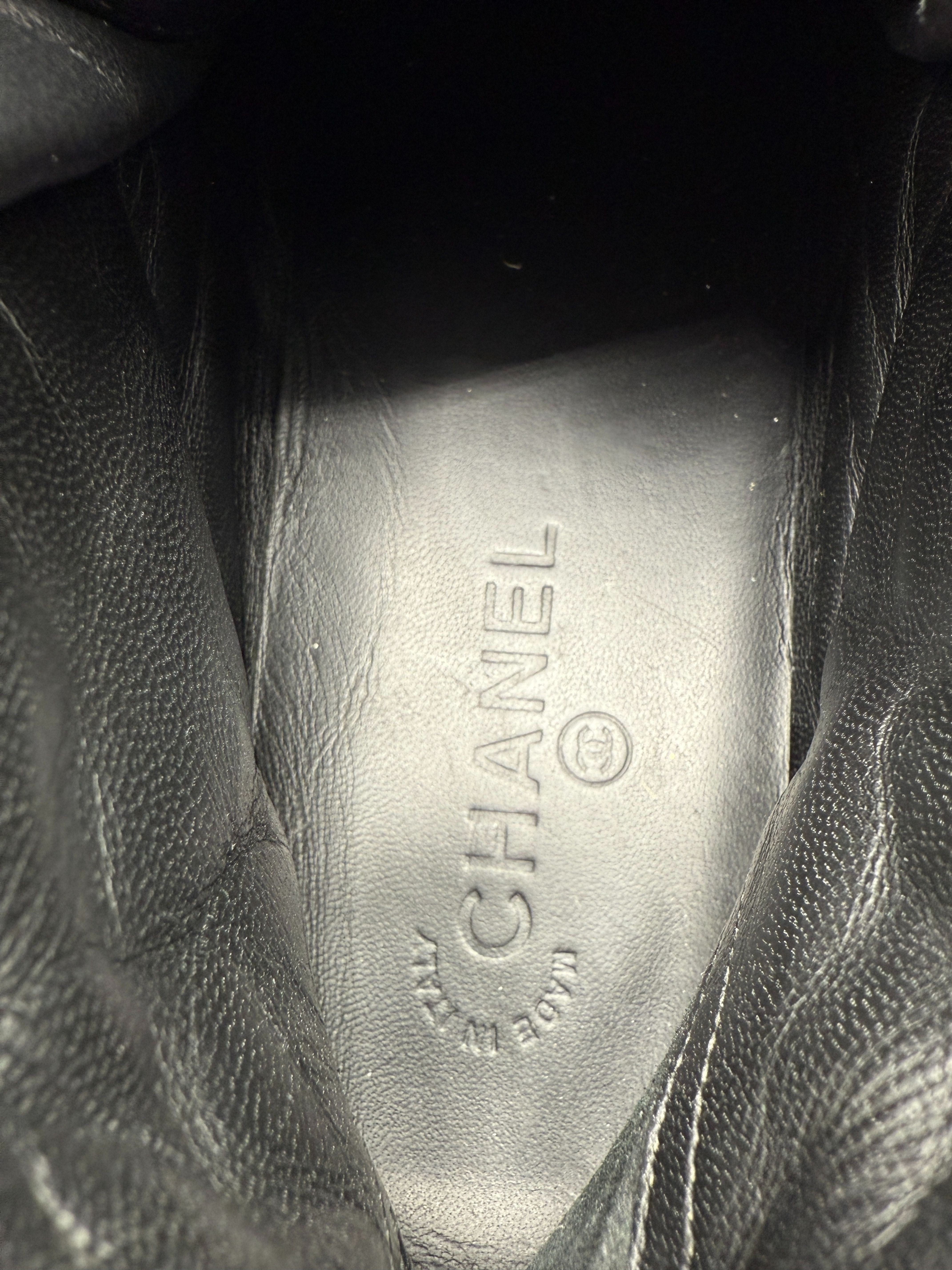 WOMEN'S Chanel Black Leather CC Chain Link High Top Sneakers - Black