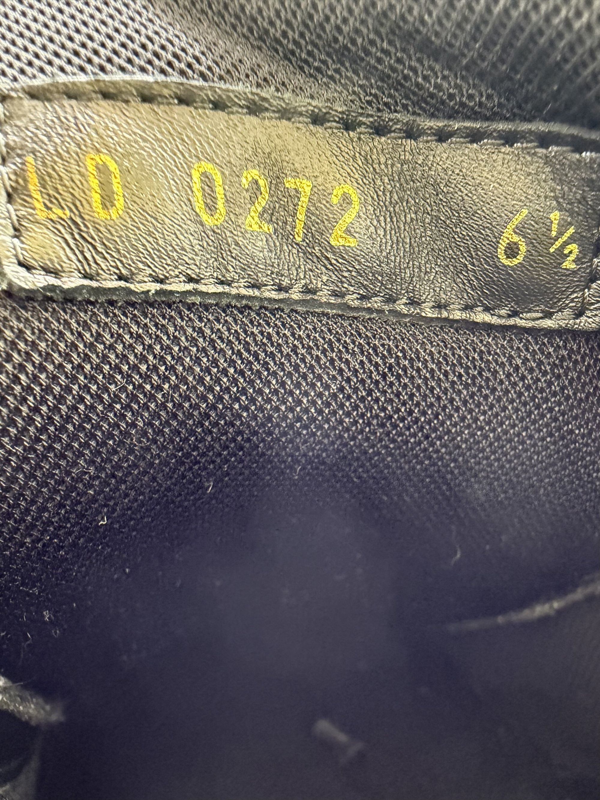 Louis Vuitton LV Signature Trainer - Black Louis Vuitton