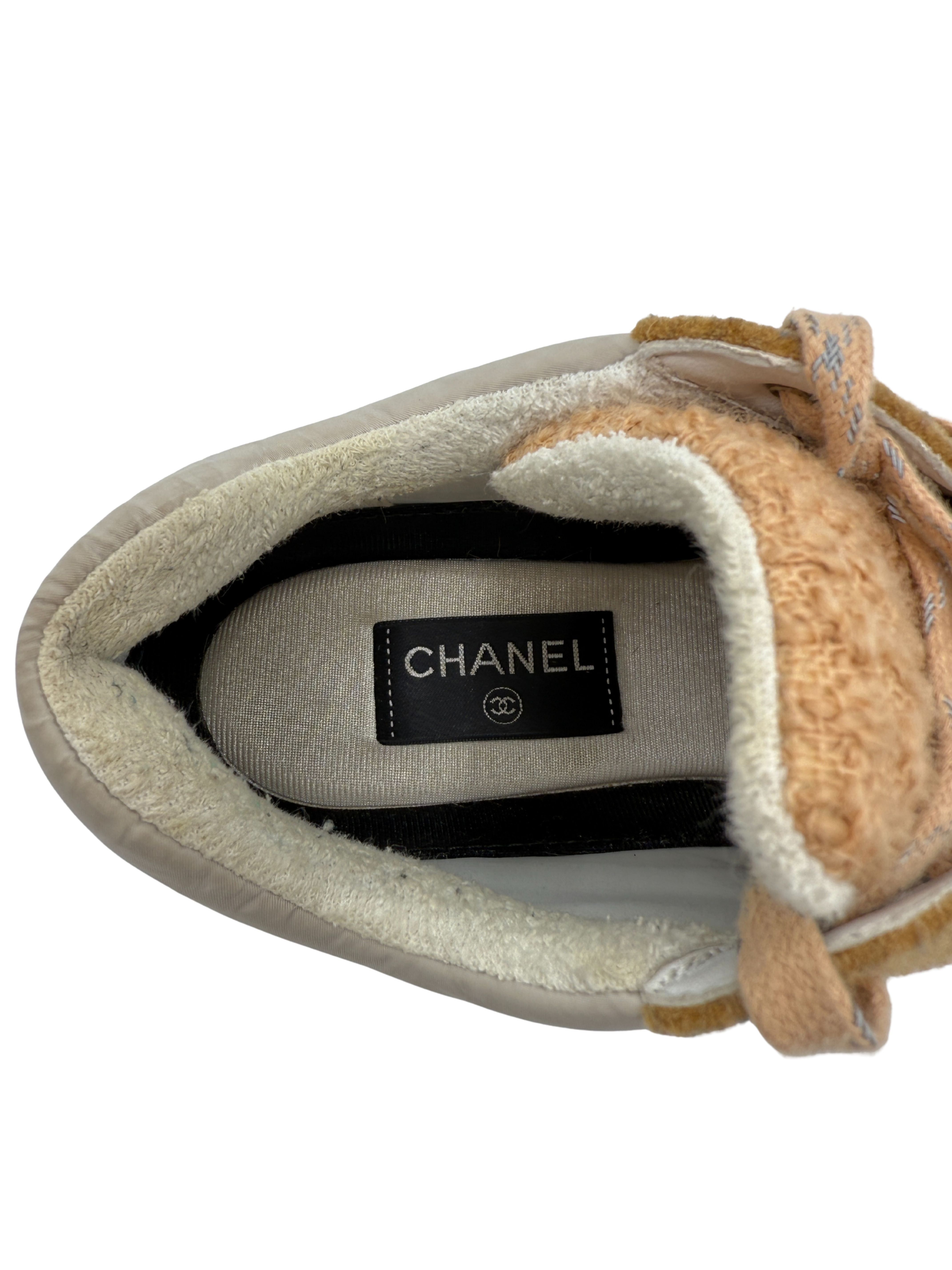 Chanel CC Tweed Runner Trainer - Beige