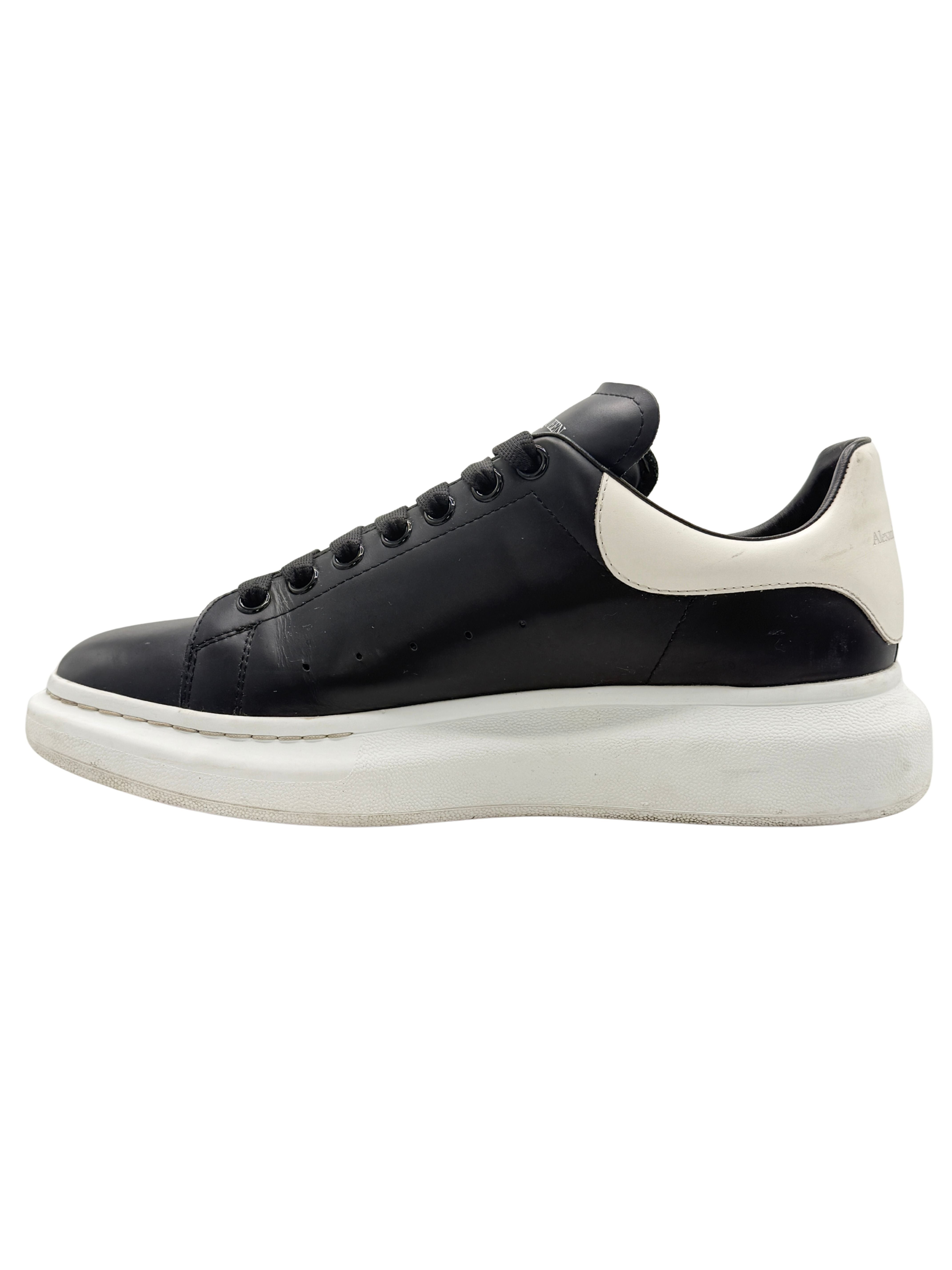 Alexander McQueen Oversized Sneakers - Black
