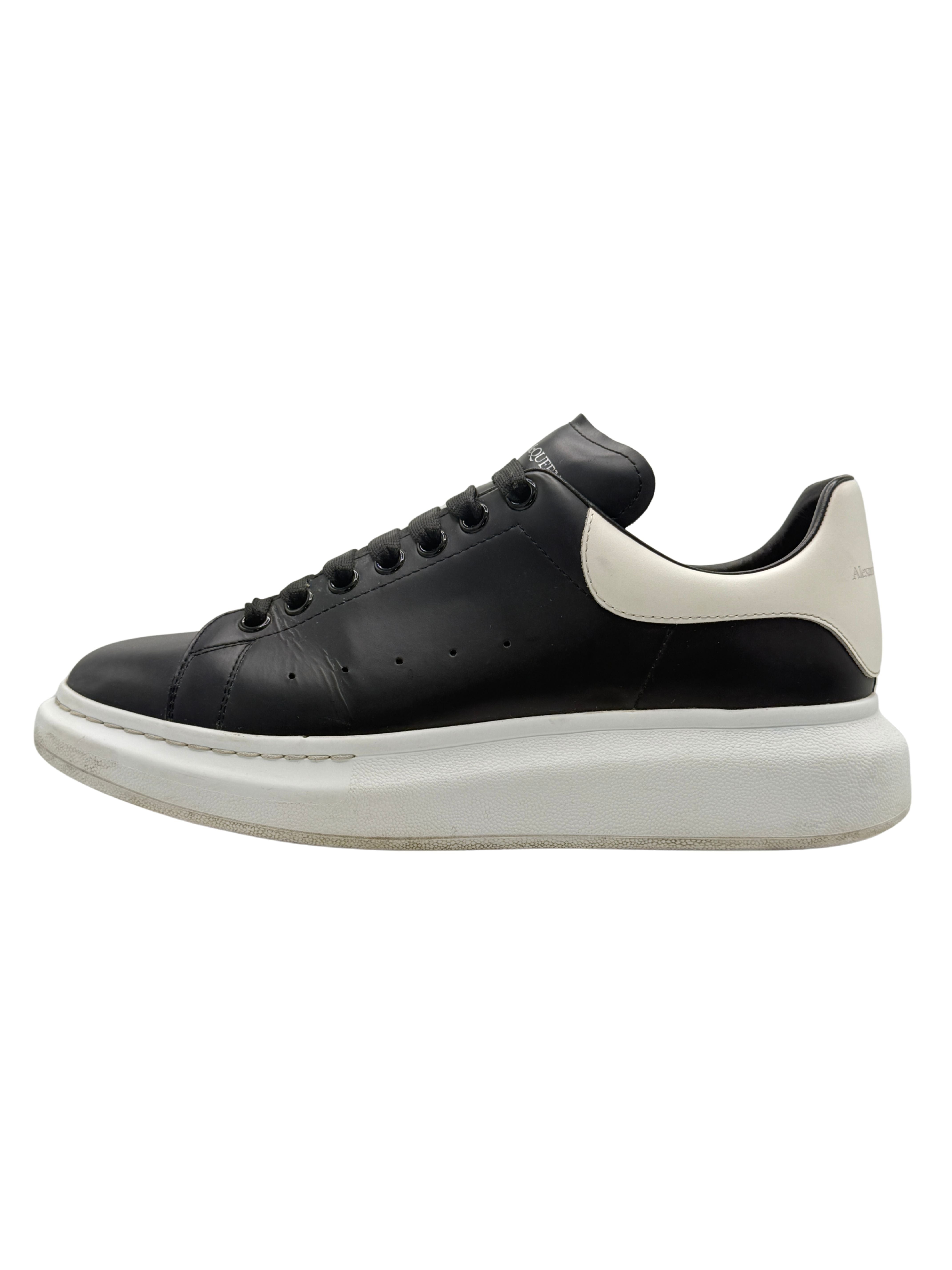 Alexander McQueen Oversized Sneakers - Black