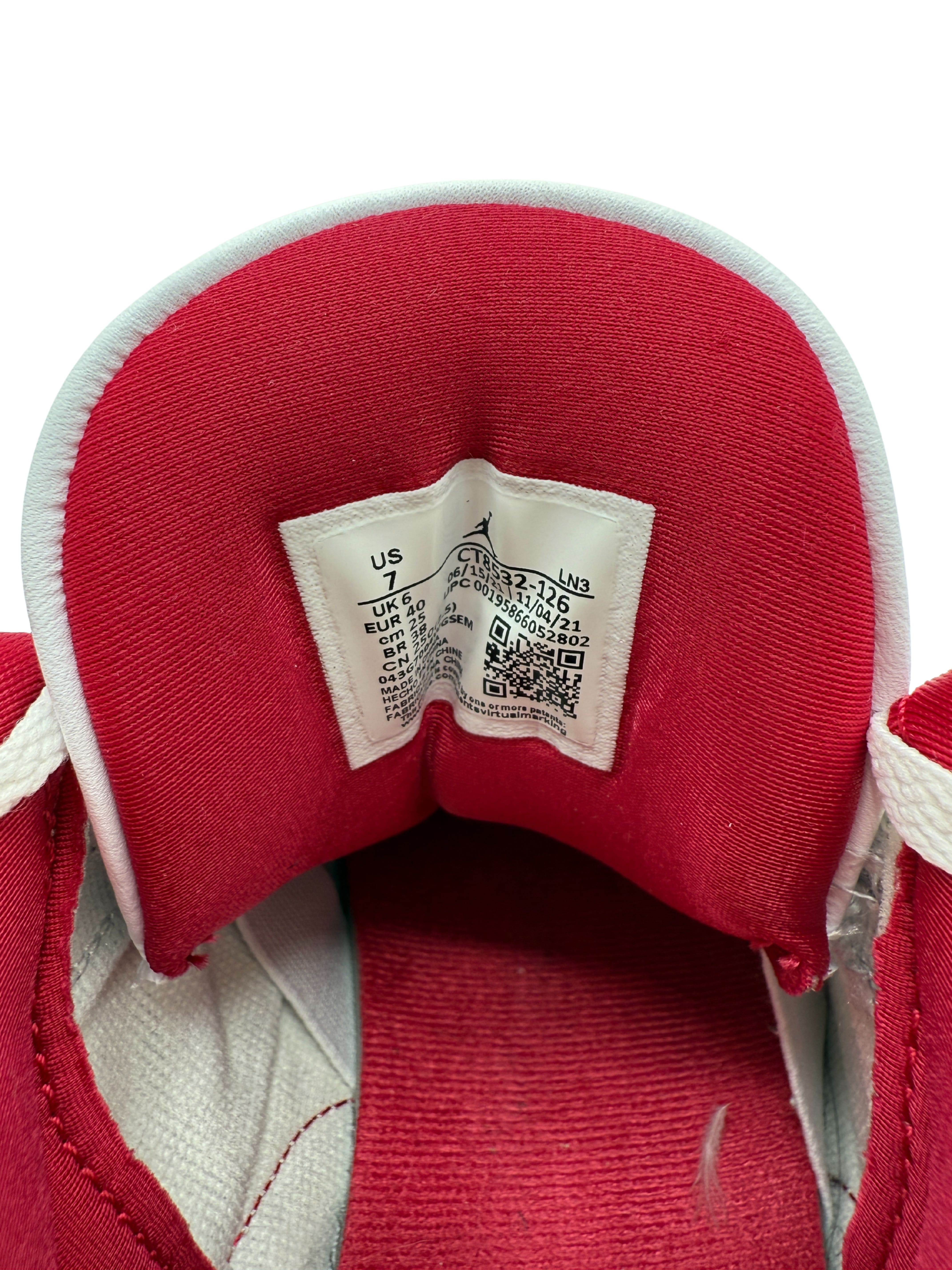 Nike Air Jordan 3 Retro - Cardinal Red