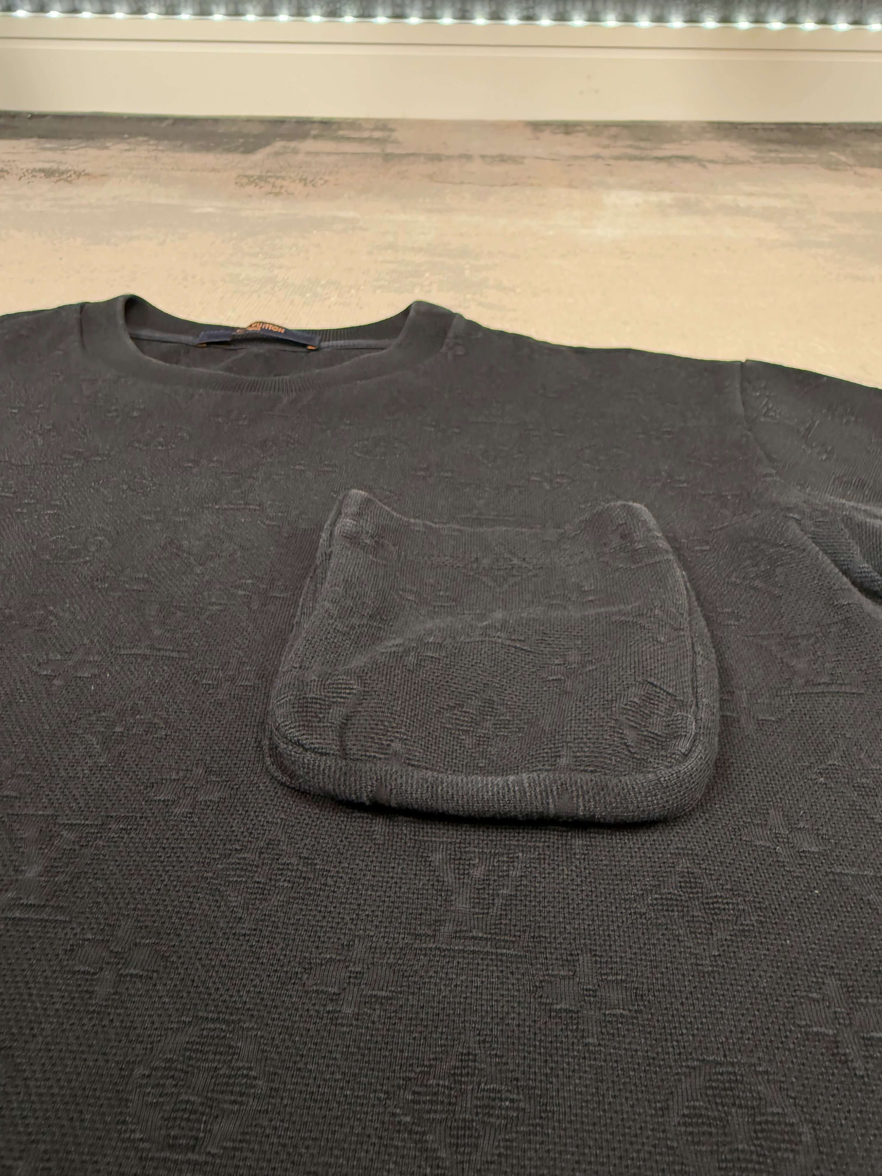 Louis Vuitton Signature 3D Pocket Monogram T-Shirt - Black Louis Vuitton