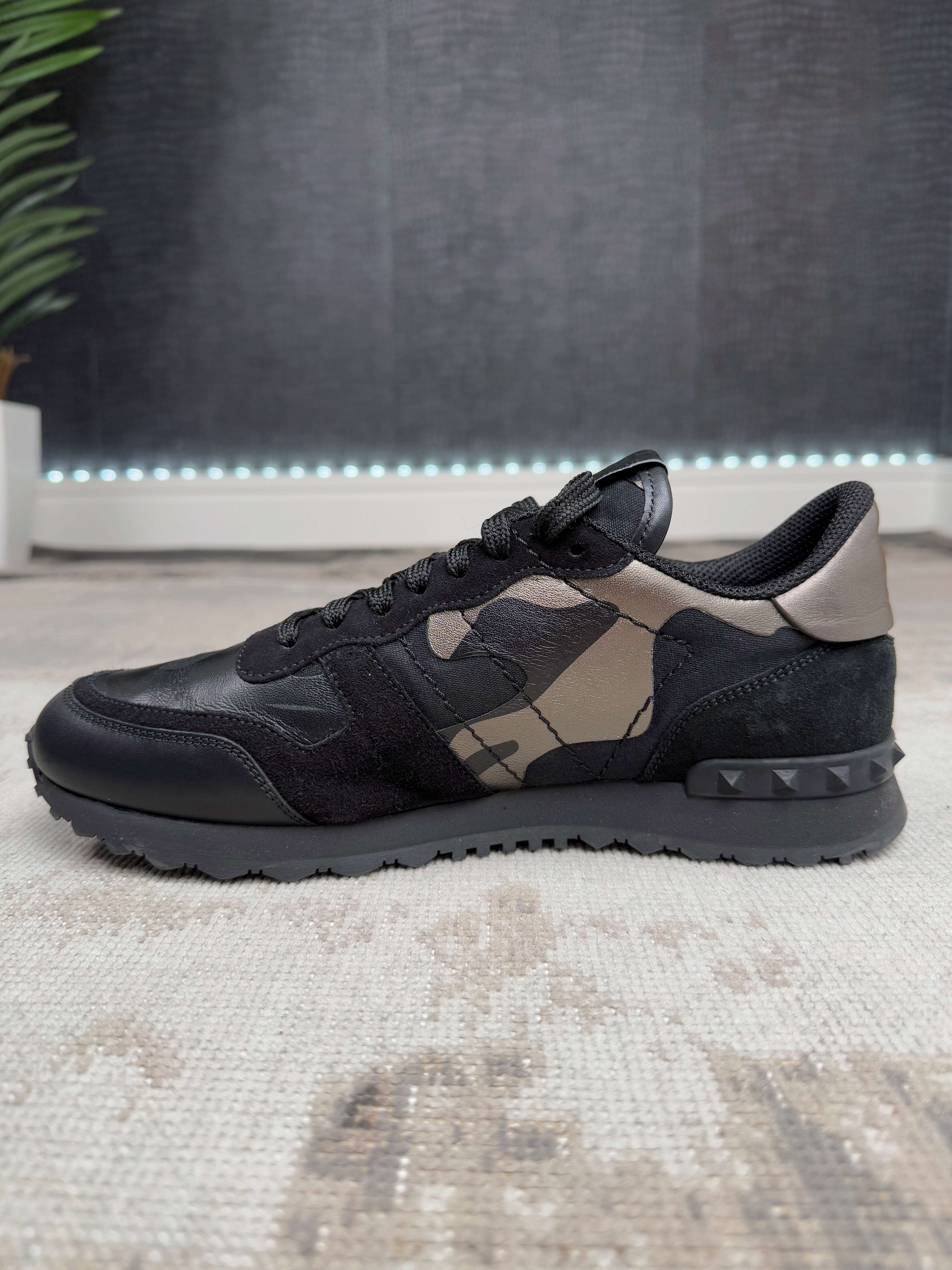 Valentino Rockrunners - Black Valentino