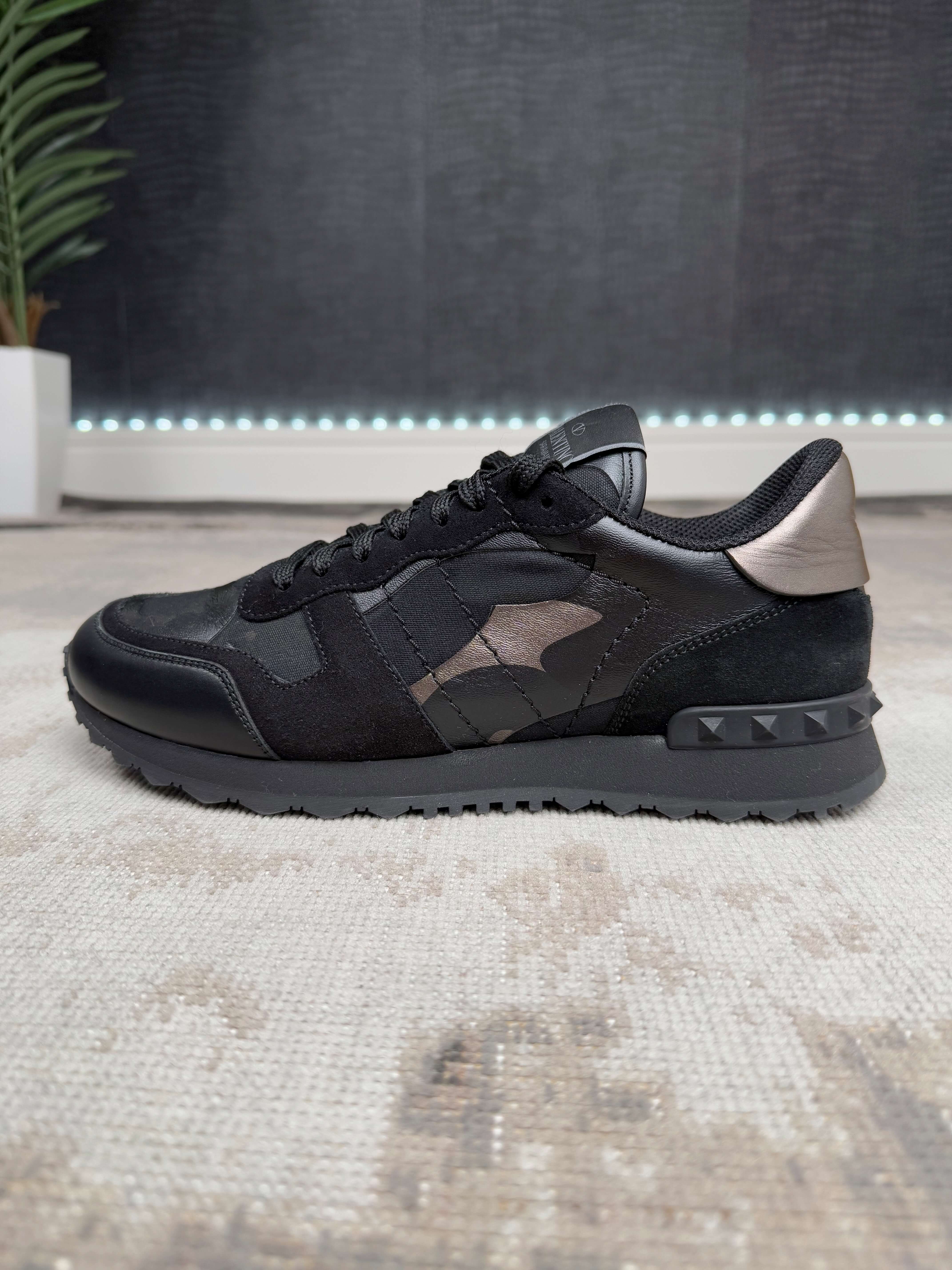Valentino Rockrunners - Black Valentino