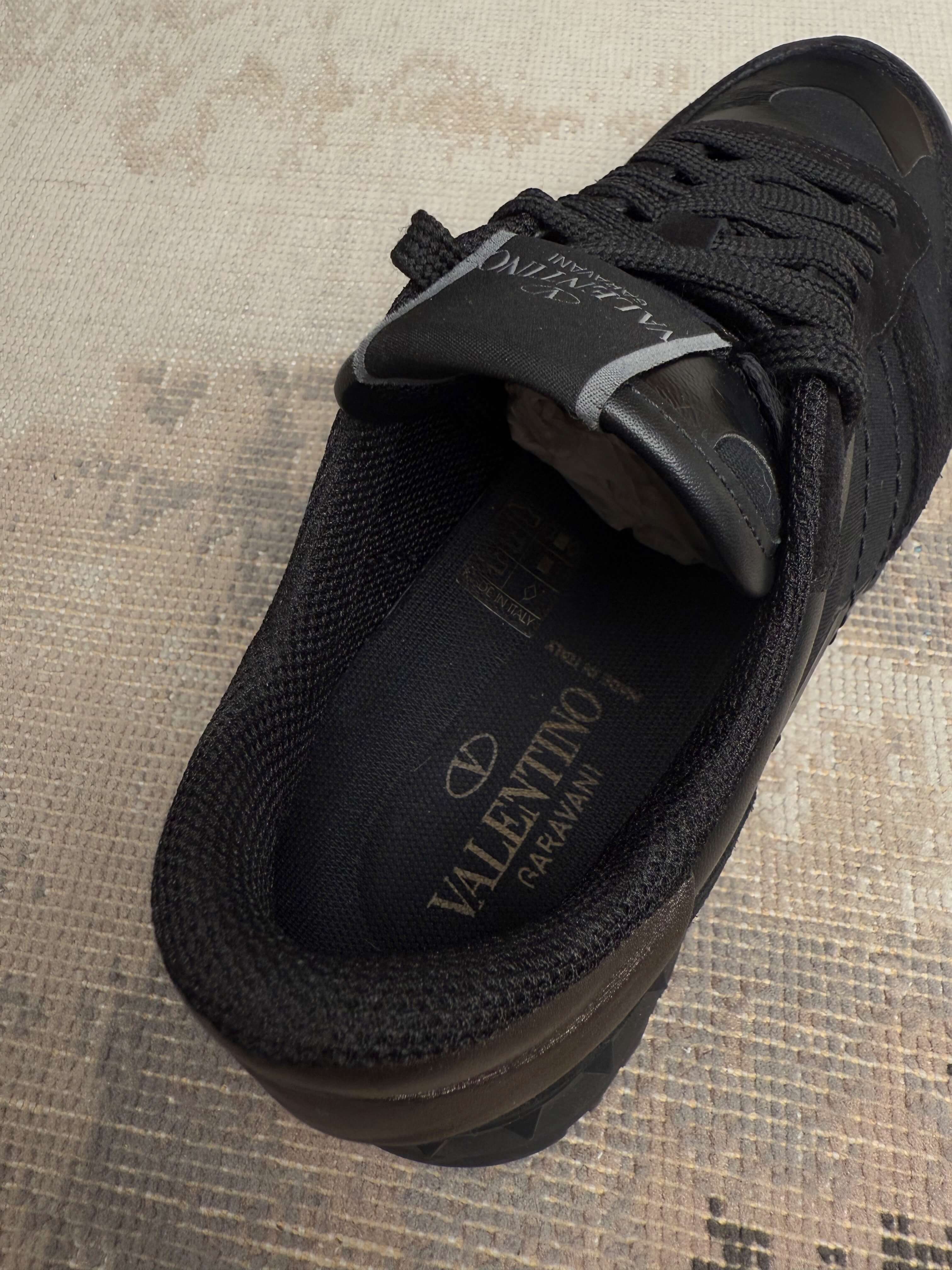 Valentino Rockrunners - Black Valentino
