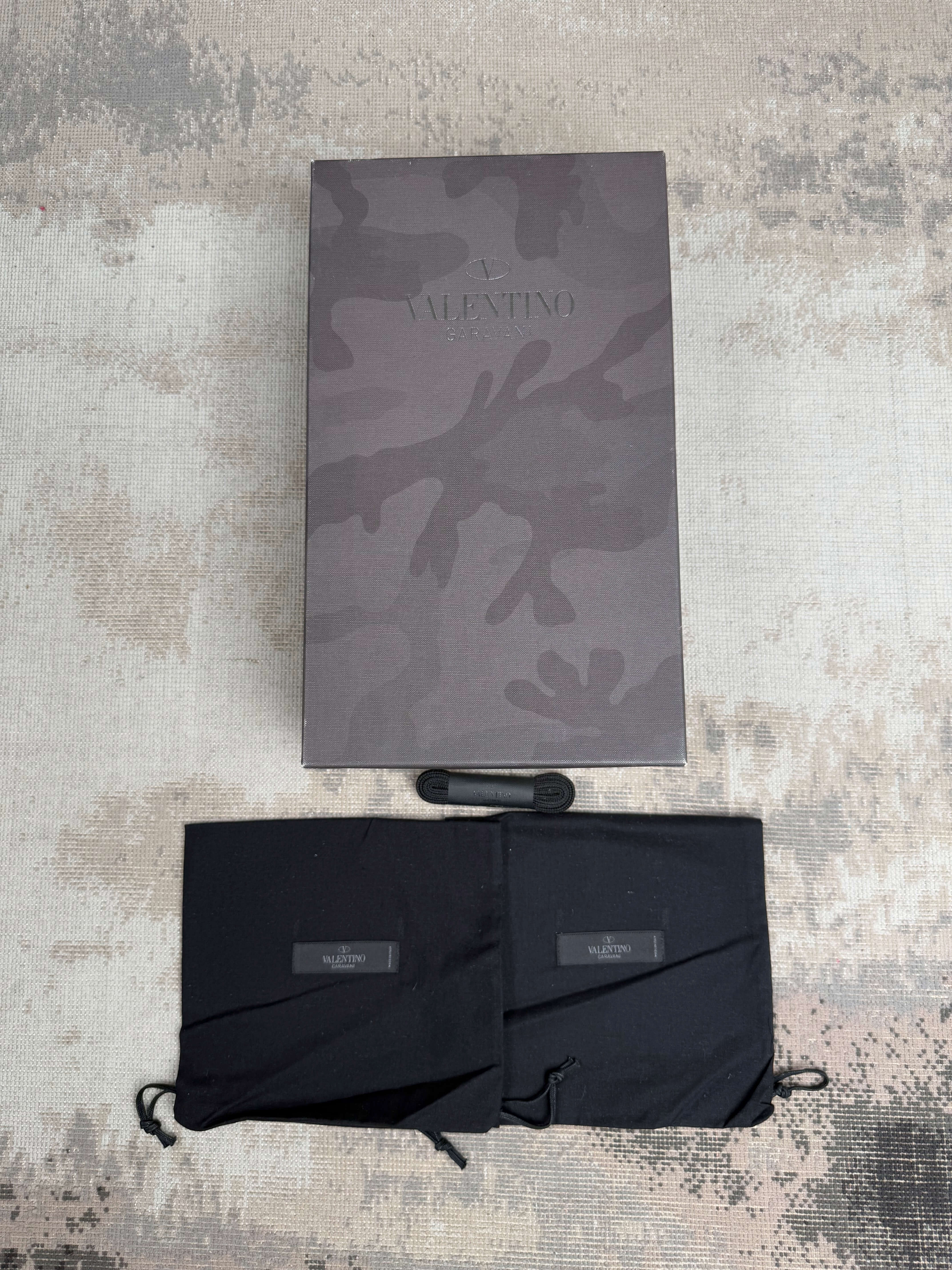 Valentino Rockrunners - Black Valentino