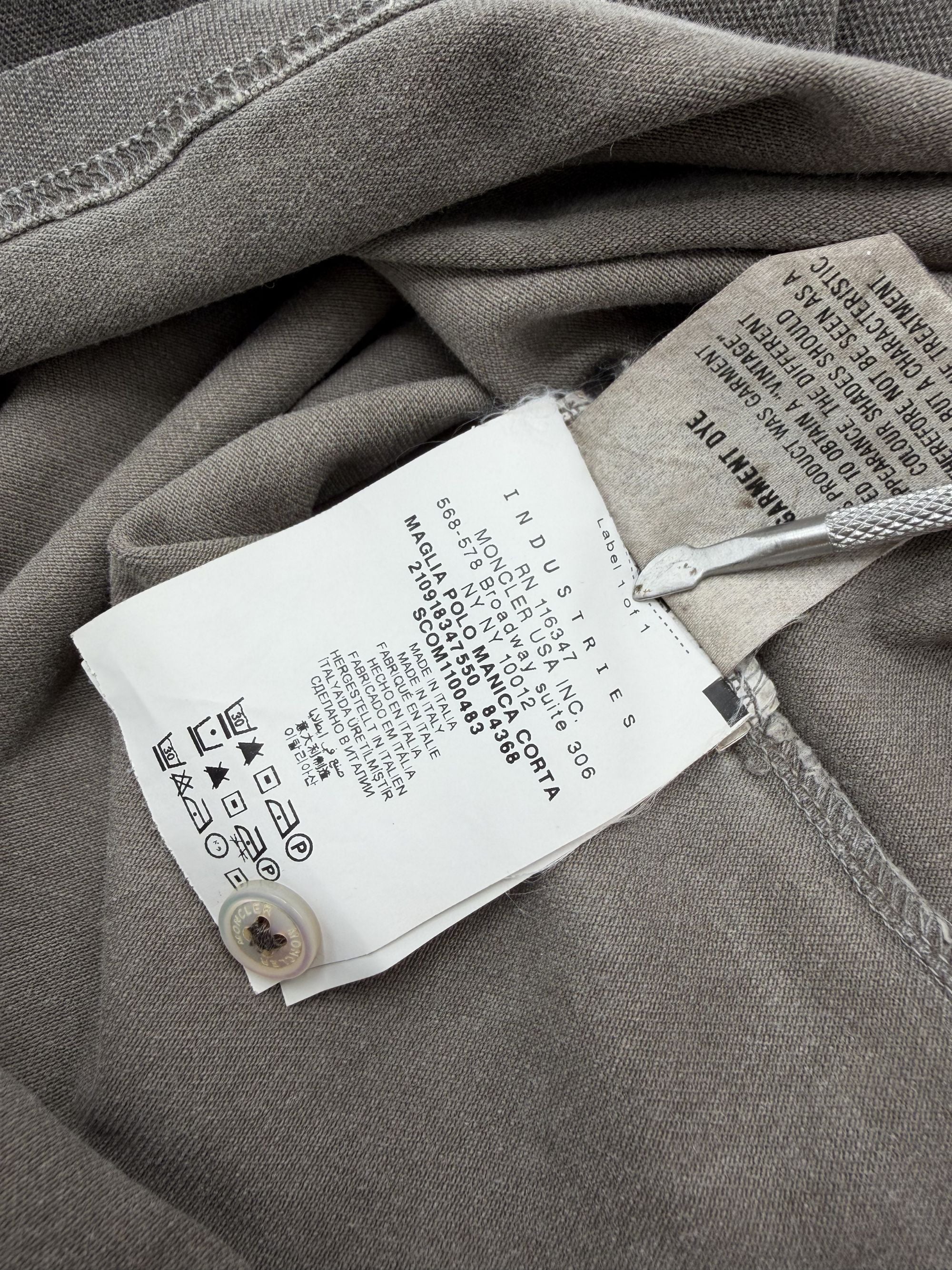 Moncler Distressed Paint Logo Polo - Grey Moncler