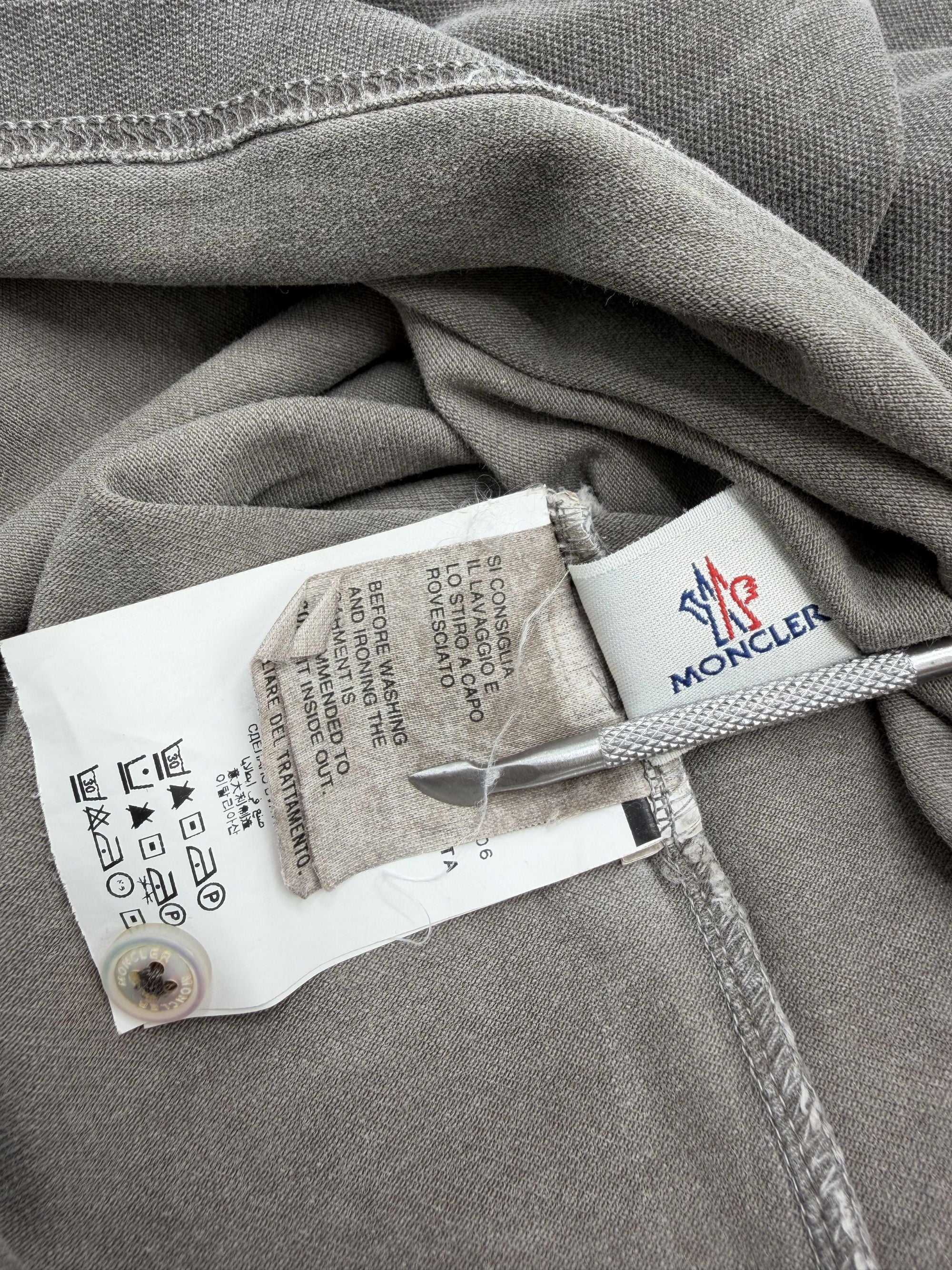 Moncler Distressed Paint Logo Polo - Grey Moncler