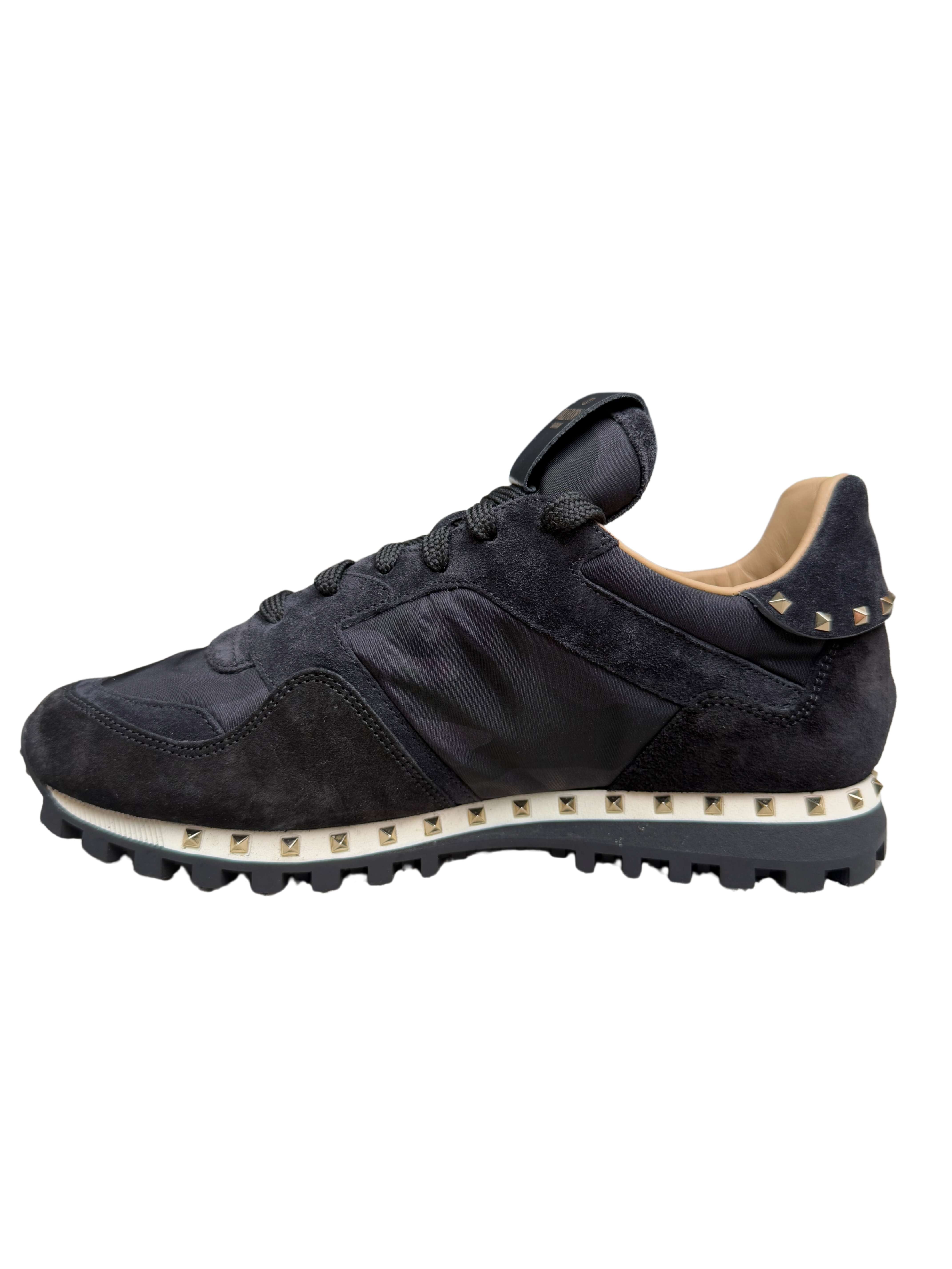 Valentino Rockstuds Trainer - Black Valentino