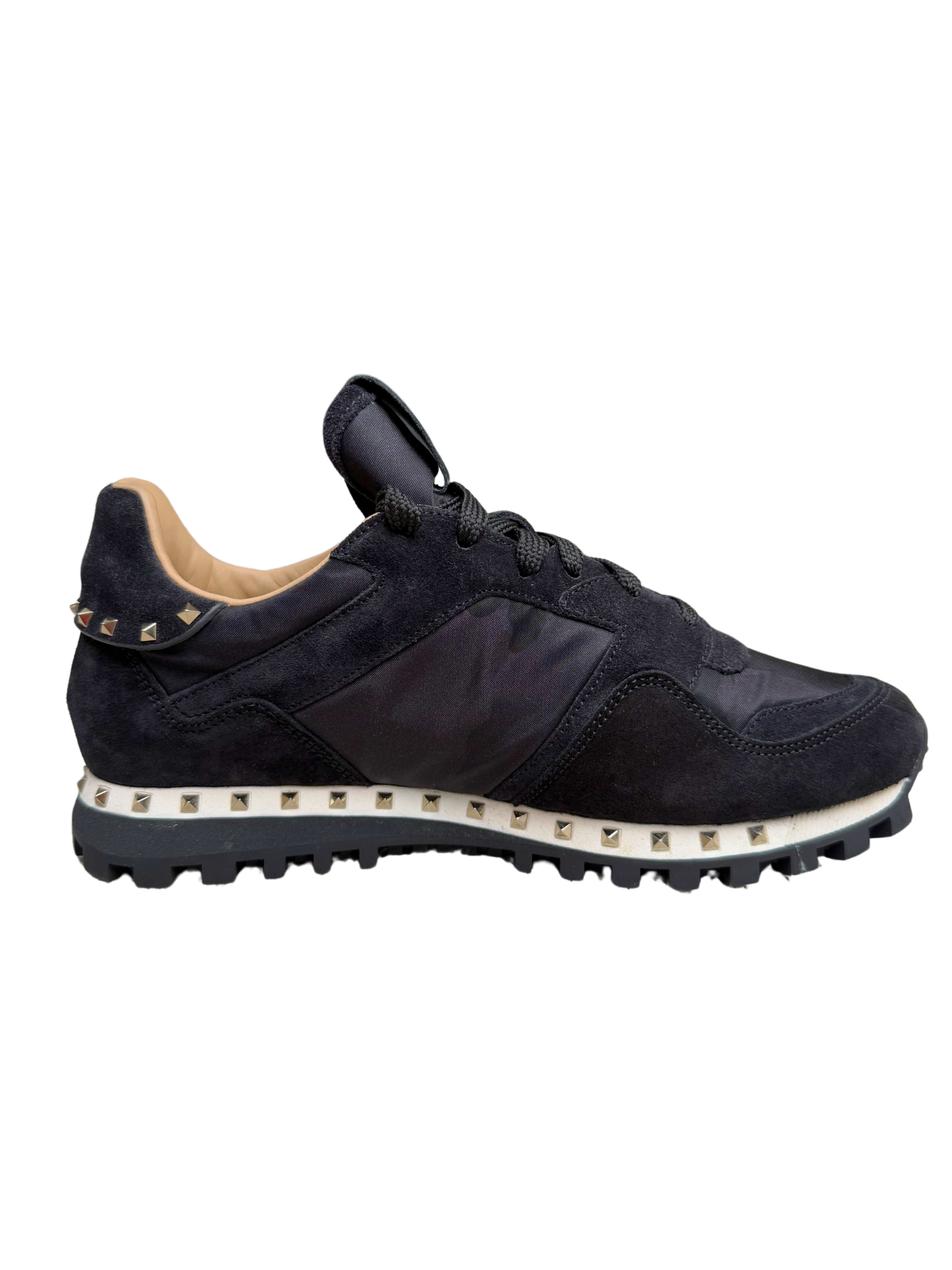 Valentino Rockstuds Trainer - Black Valentino