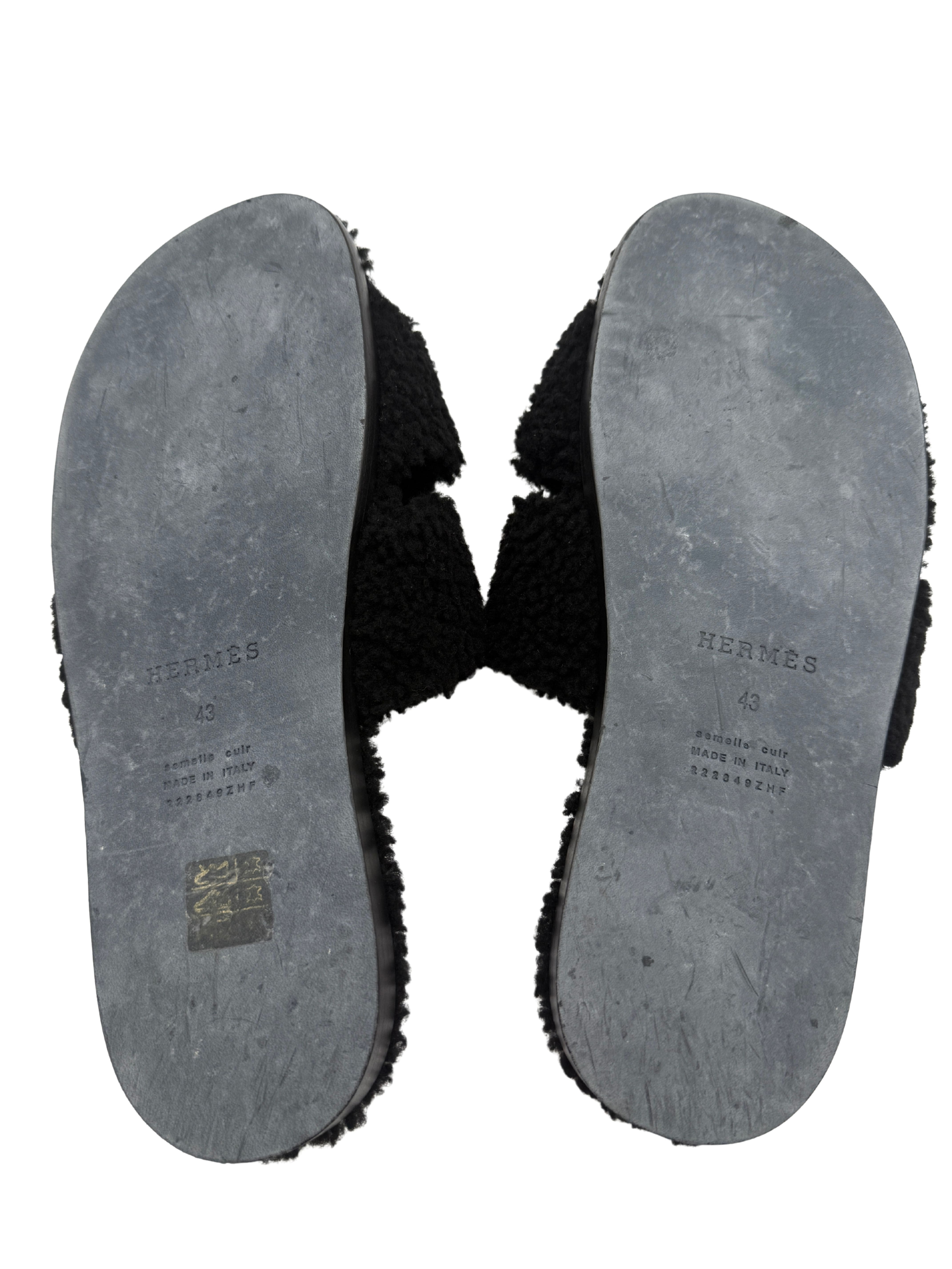 Hermès Izmir Shearling Sandal - Black