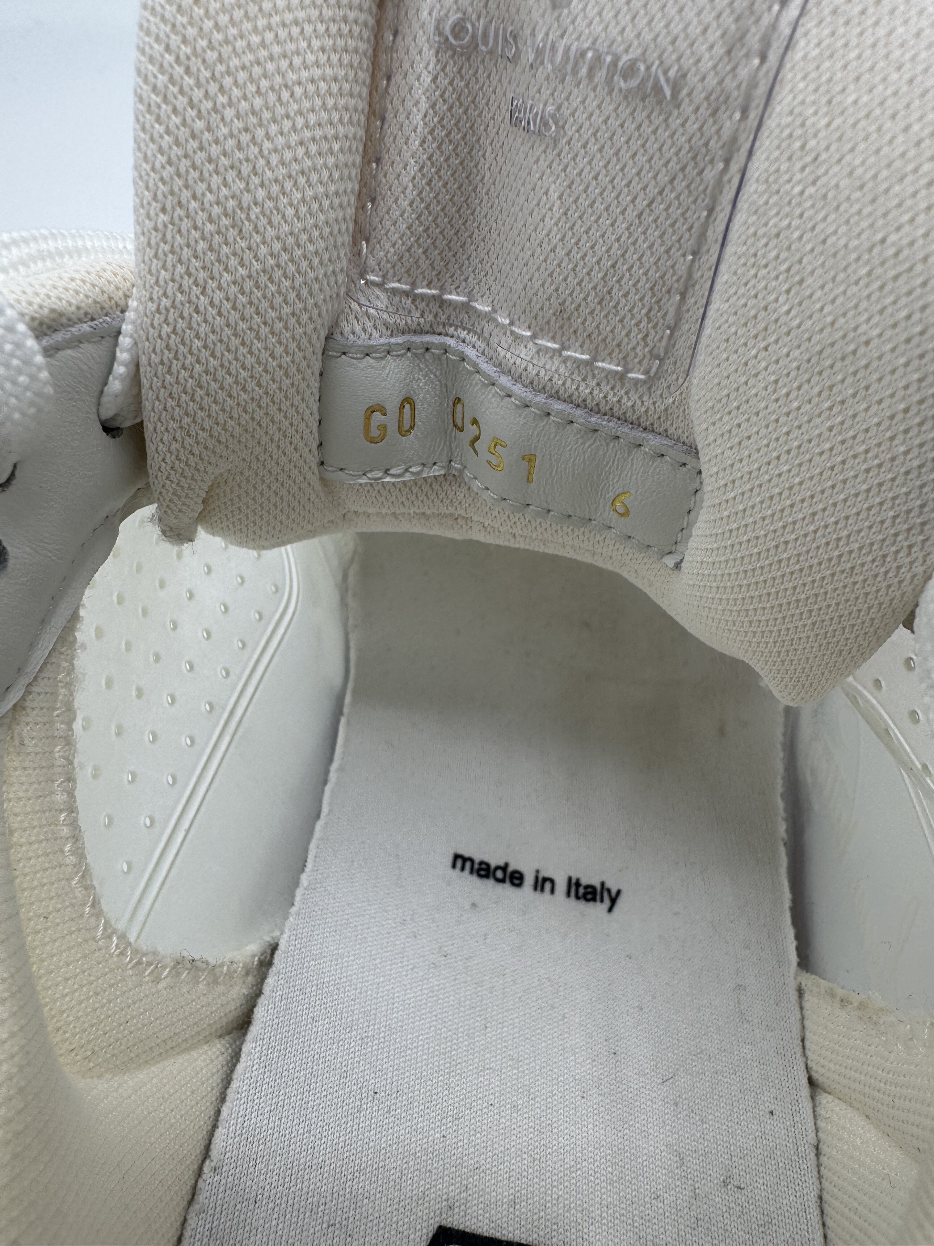 Louis Vuitton LV Signature Strap Trainer - White Louis Vuitton