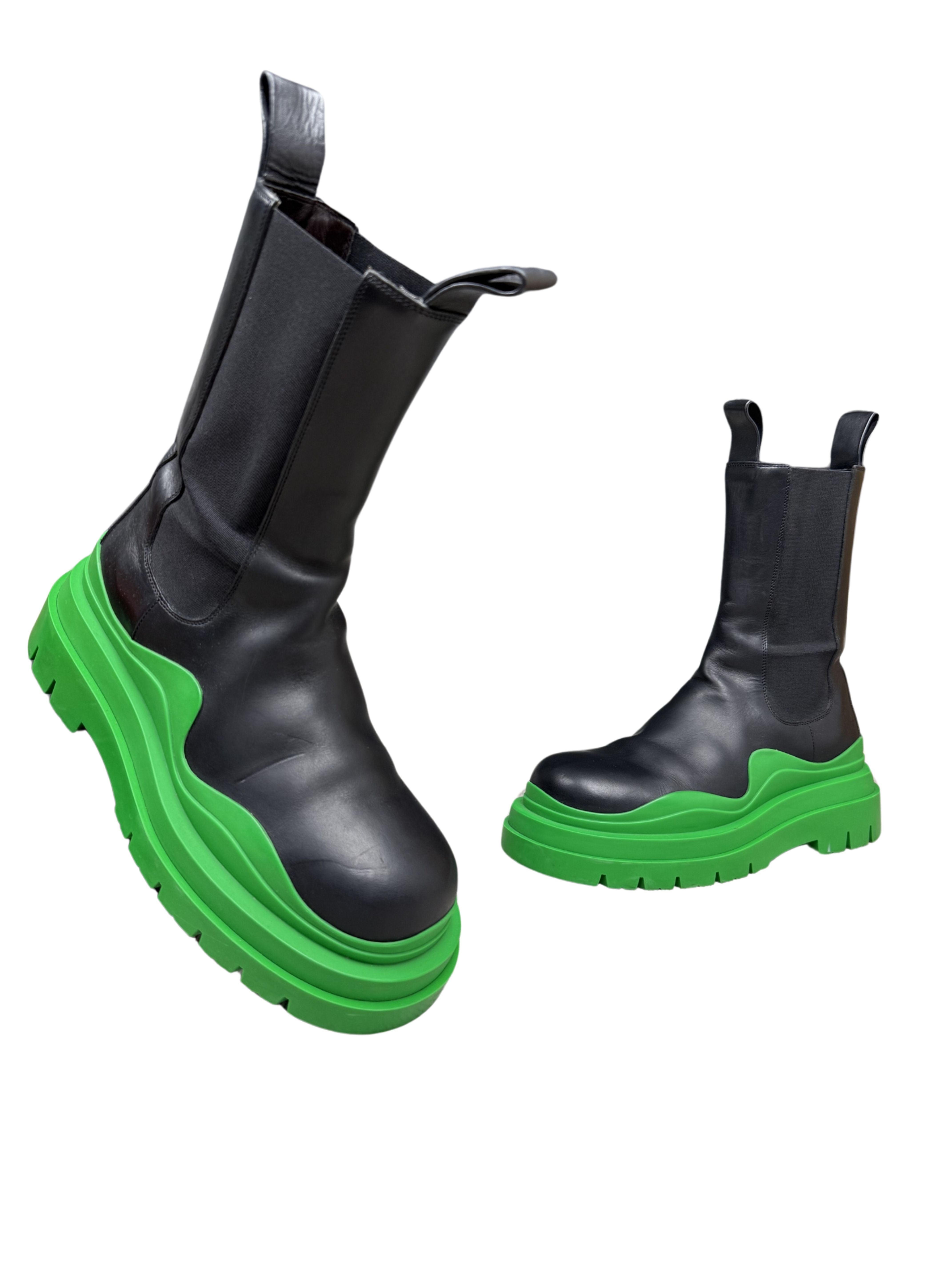 Bottega Veneta Tire Rubber Chelsea Boot - Black