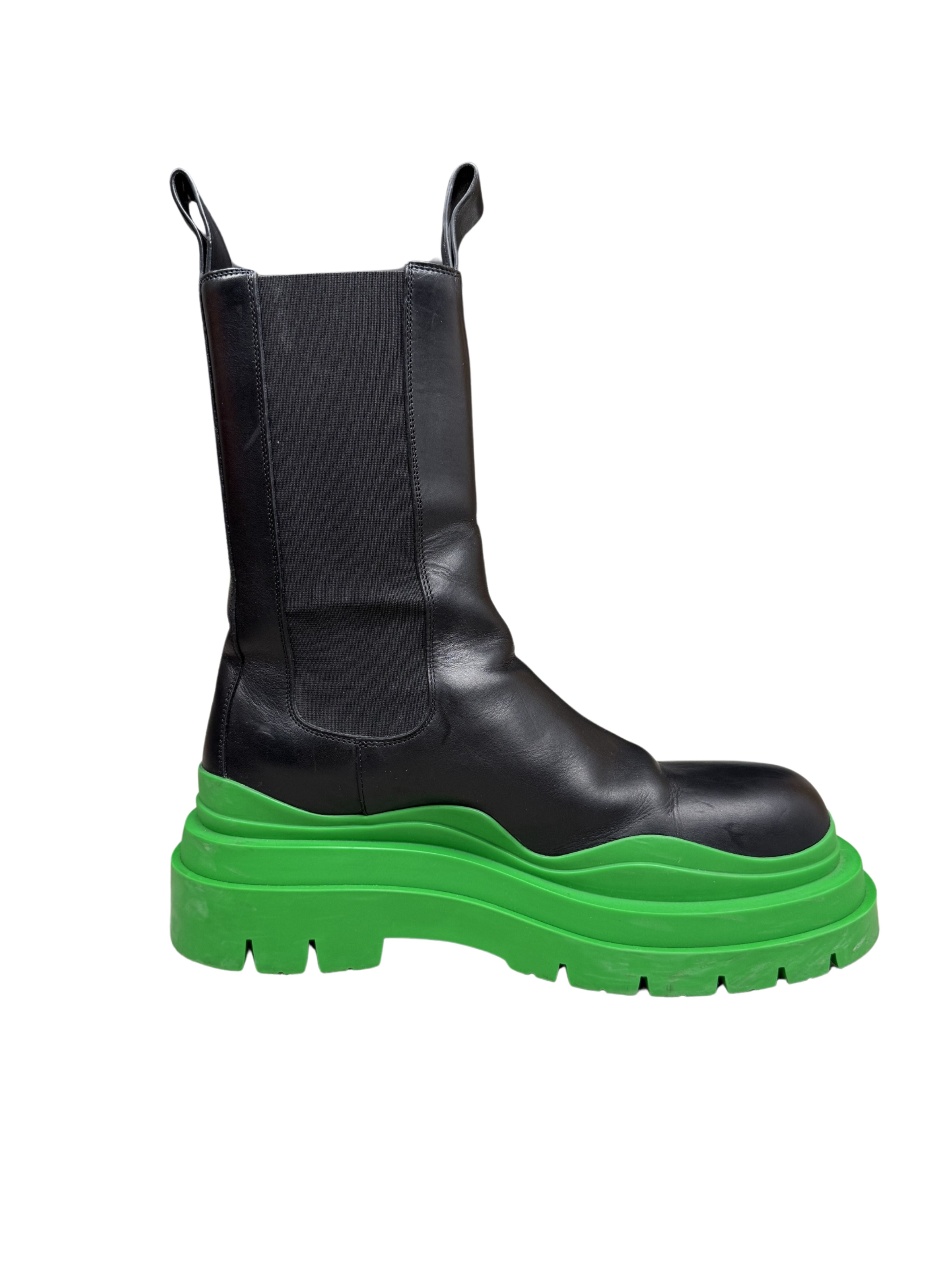 Bottega Veneta Tire Rubber Chelsea Boot - Black