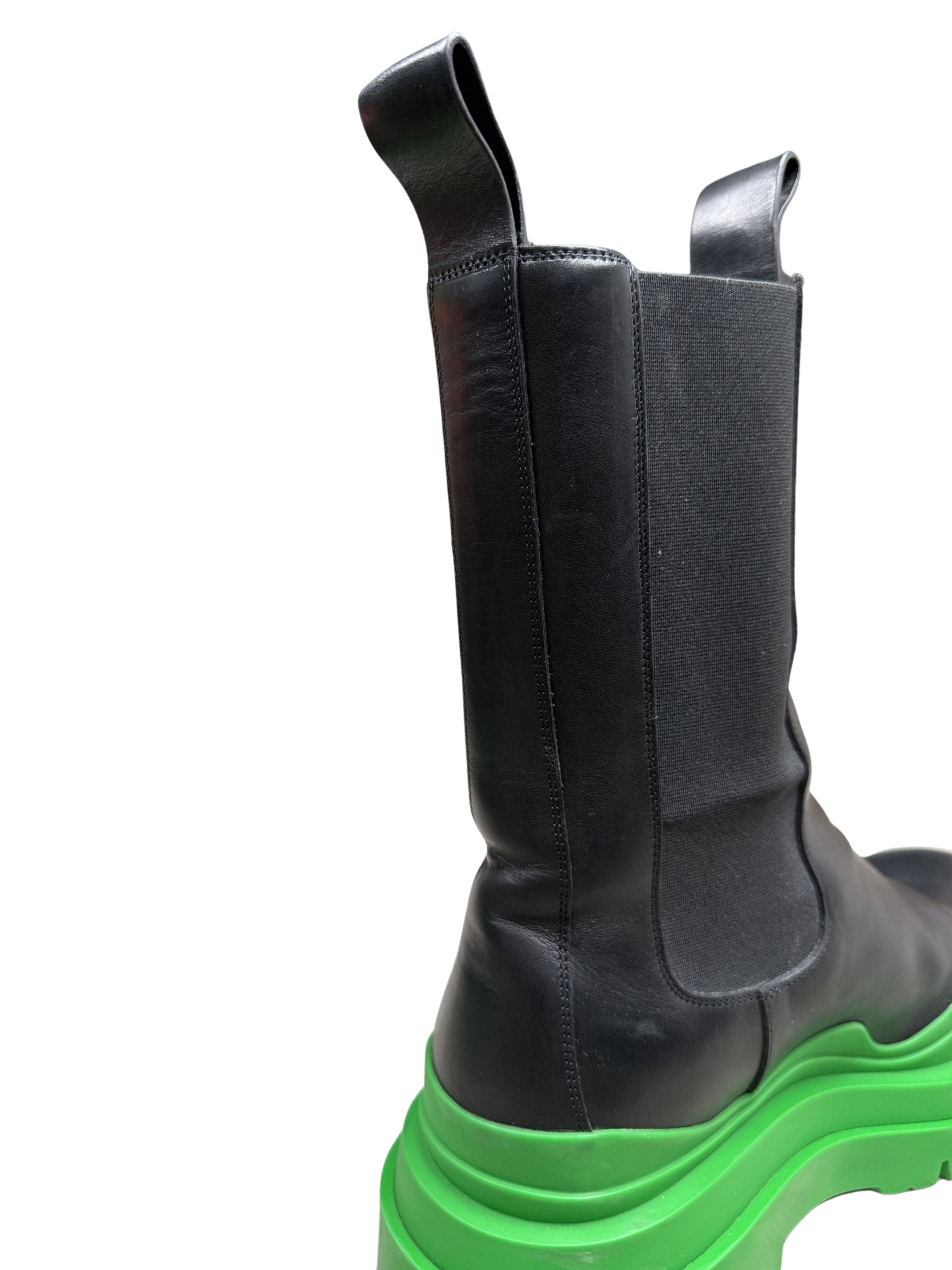 Bottega Veneta Tire Rubber Chelsea Boot - Black