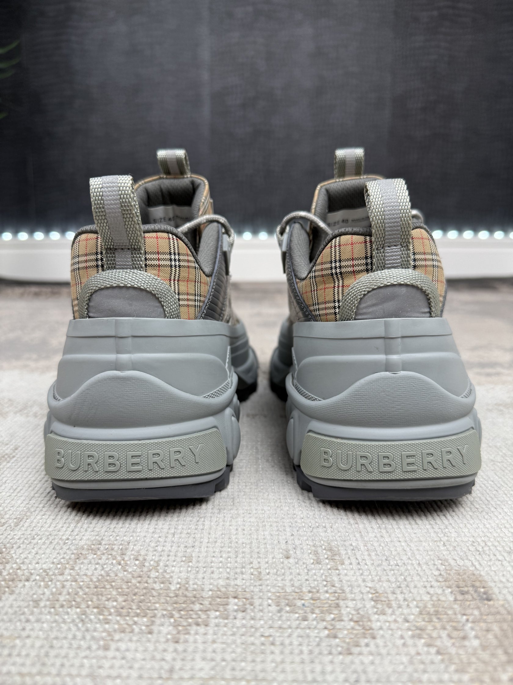Burberry Arthur Check Trainers - Grey Burberry