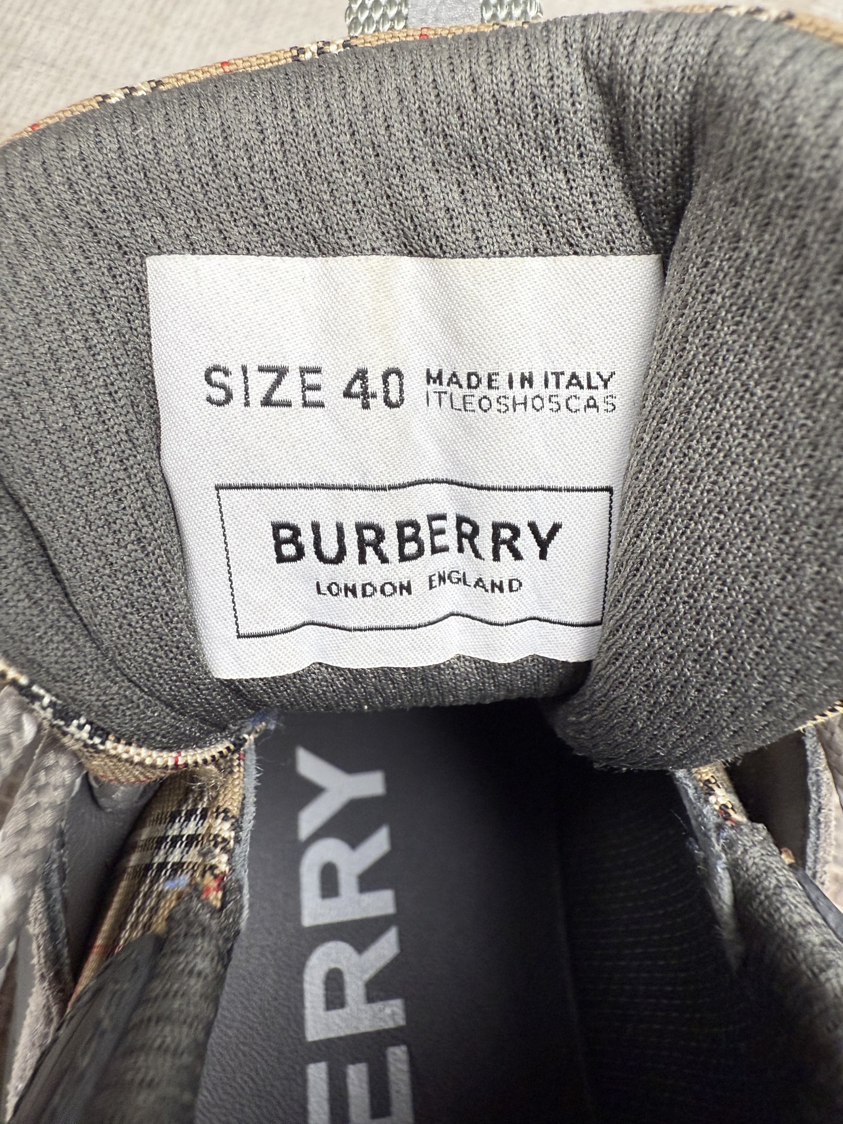 Burberry Arthur Check Trainers - Grey Burberry
