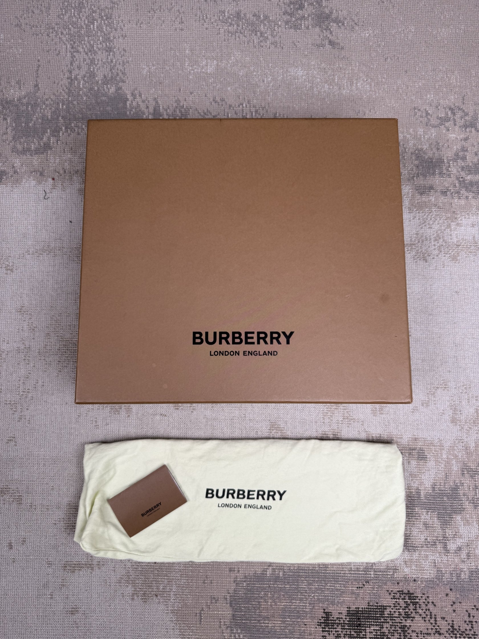 Burberry Arthur Check Trainers - Grey Burberry