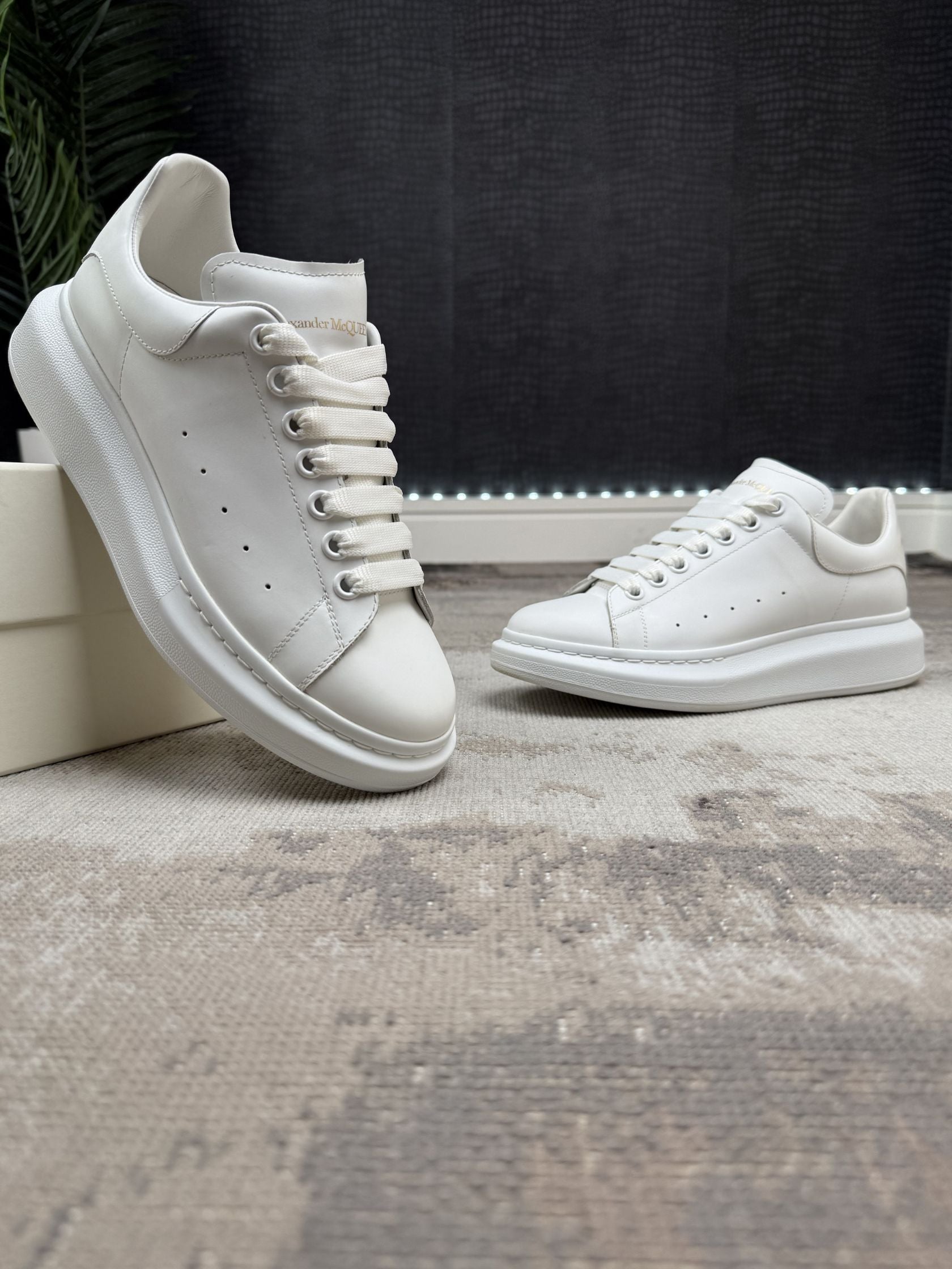 Alexander McQueen Oversized Trainer - White