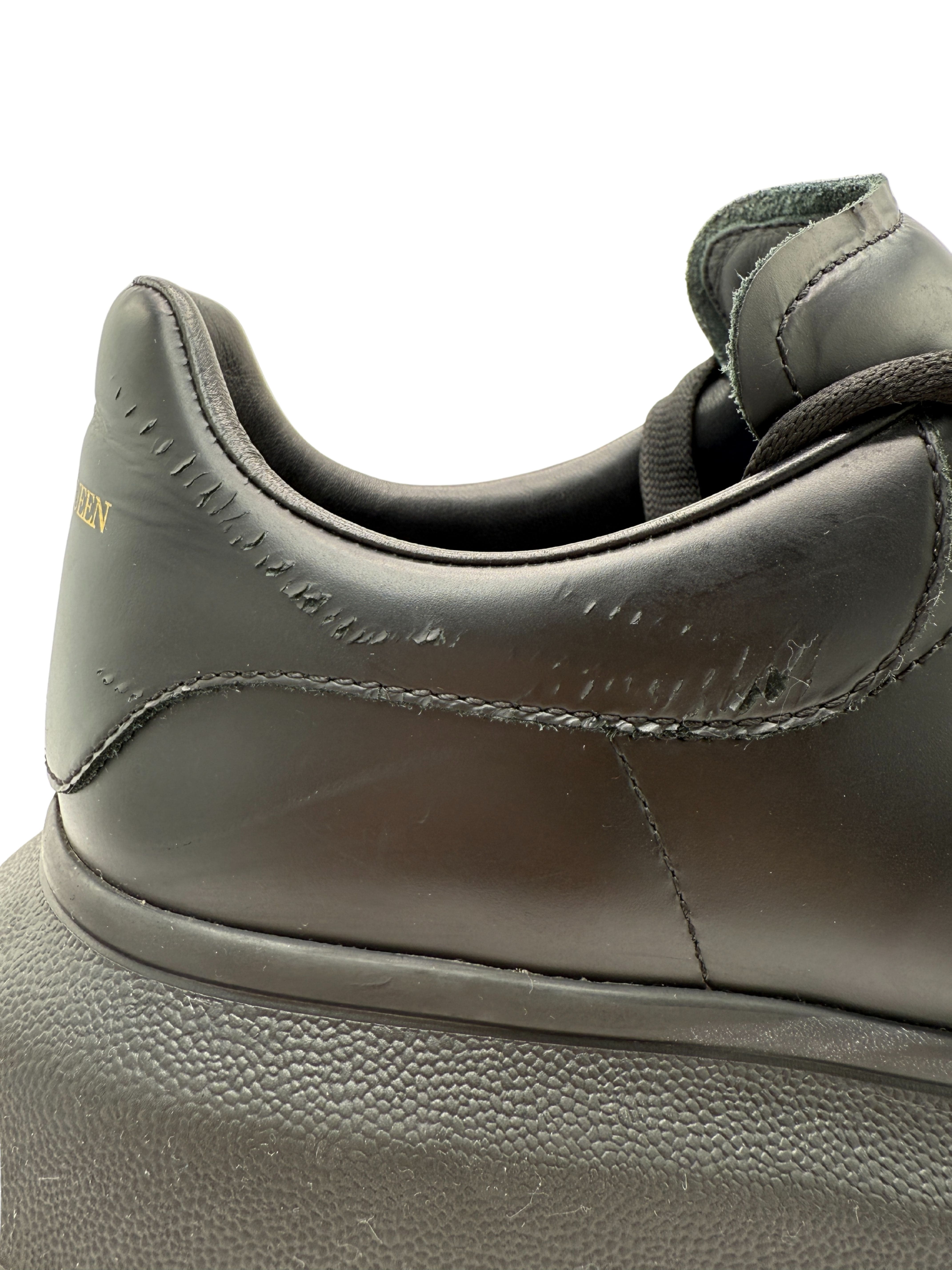 Alexander McQueen Oversized trainer - Triple Black