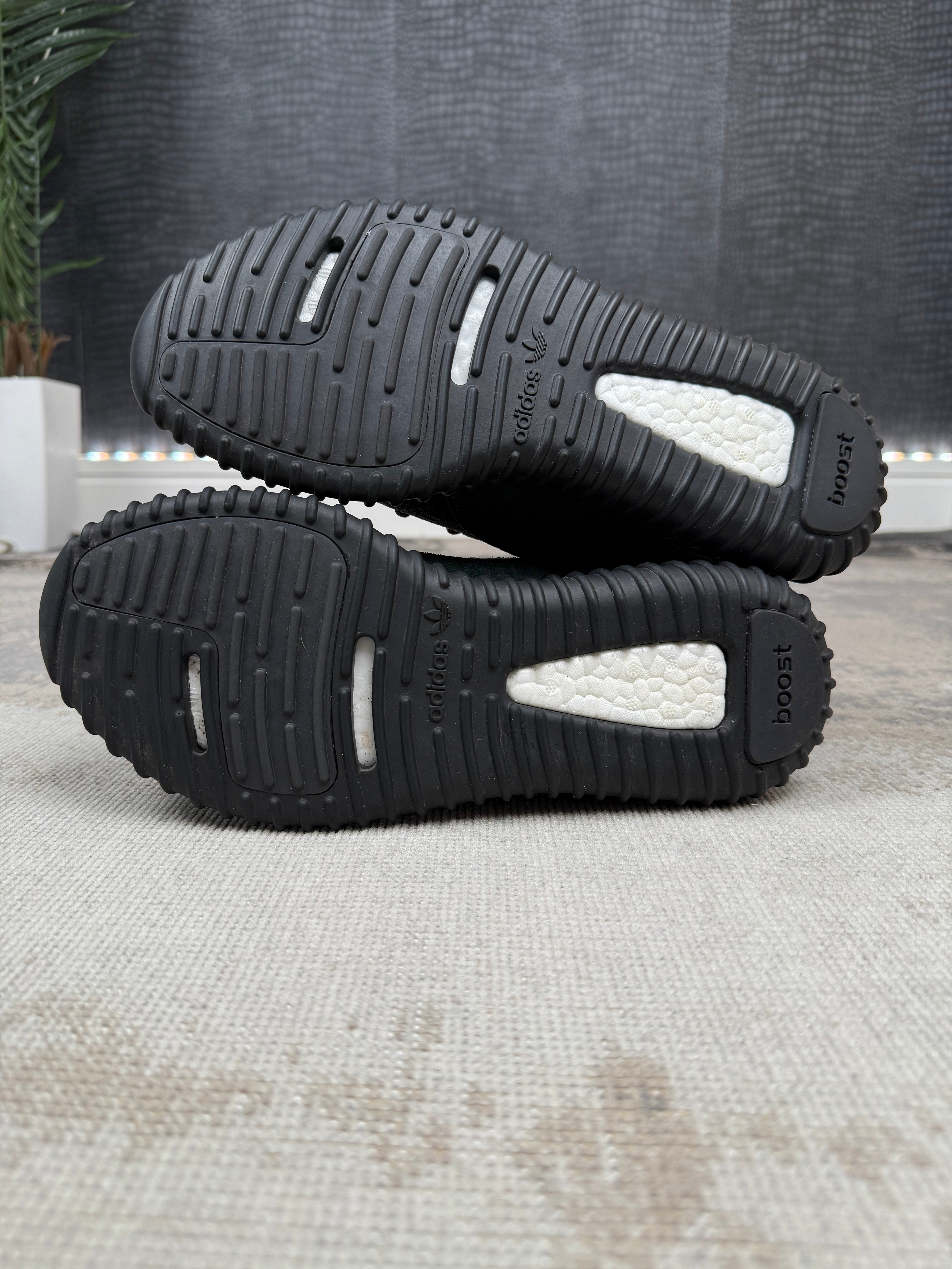 Yeezy 350 Pirate Black (2023) - Black Yeezy