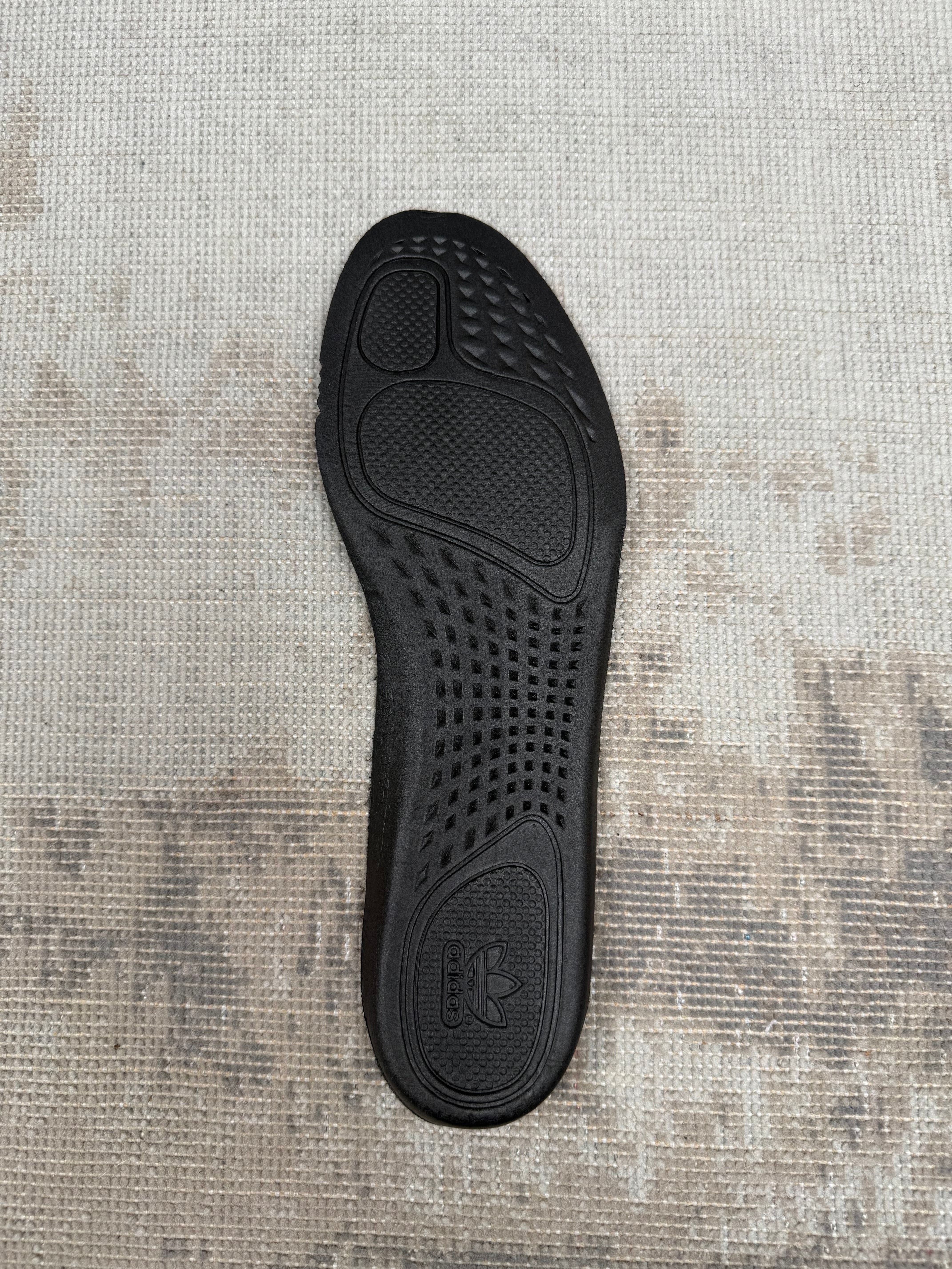 Yeezy 350 Pirate Black (2023) - Black Yeezy