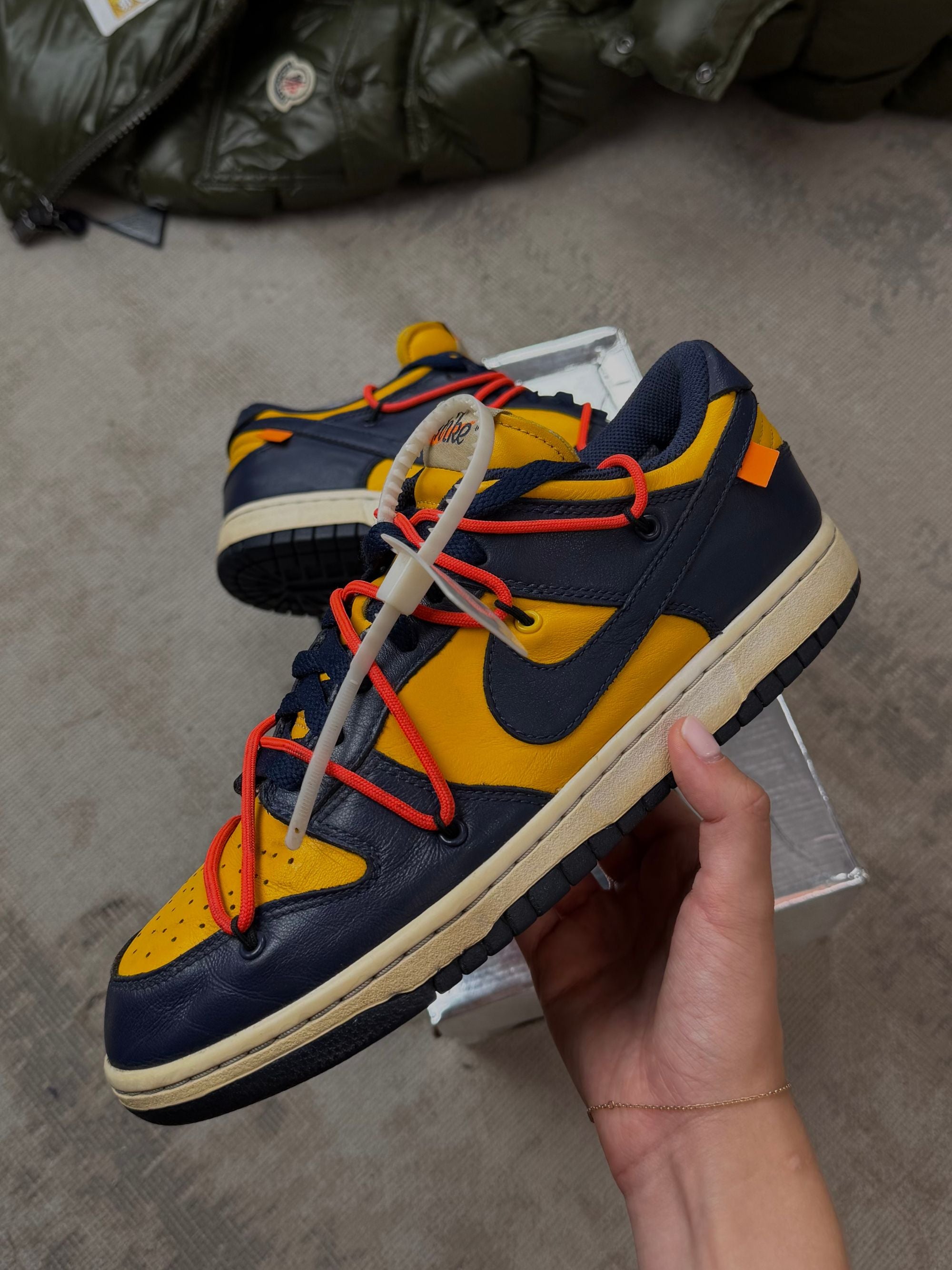 Nike X Off-White Dunk Low - University Gold Nike