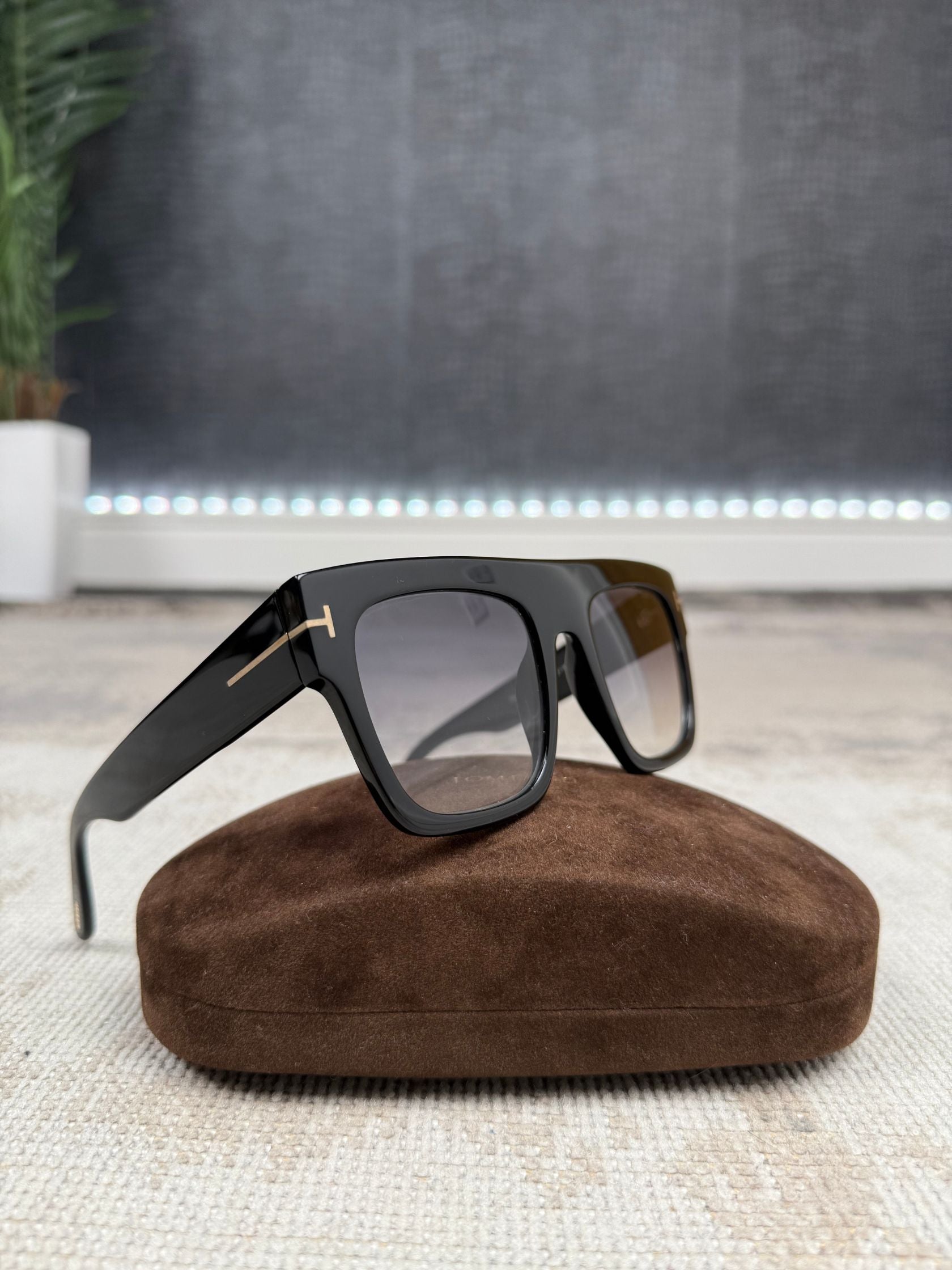 Tom Ford Renee (TF847) Sunglasses - Black Tom Ford